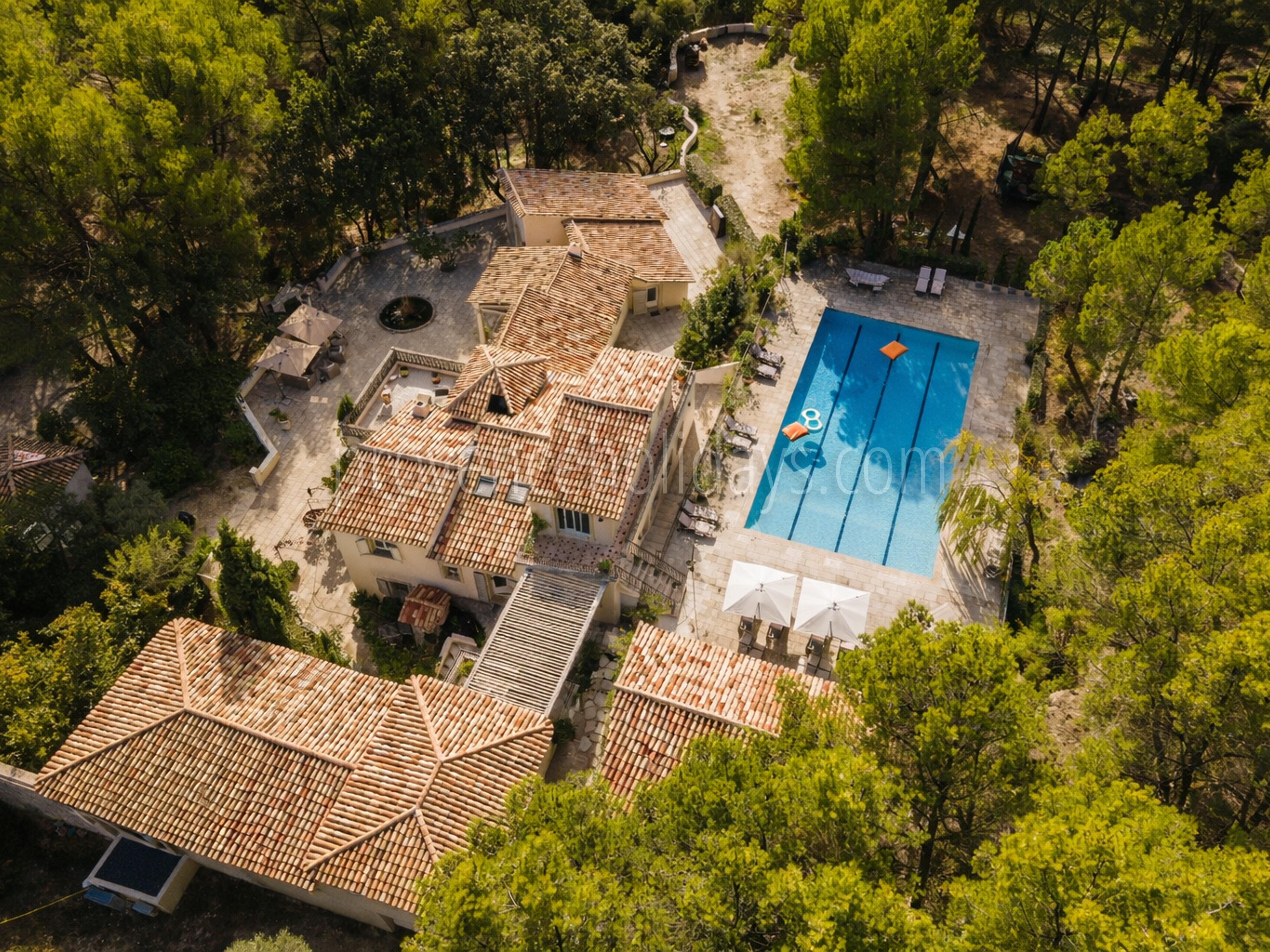 39 - Domaine de la Tour: Villa: Exterior