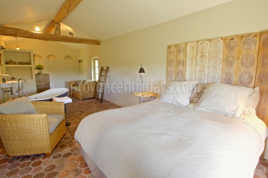 55 - Mas des Lavandes: Villa: Bedroom