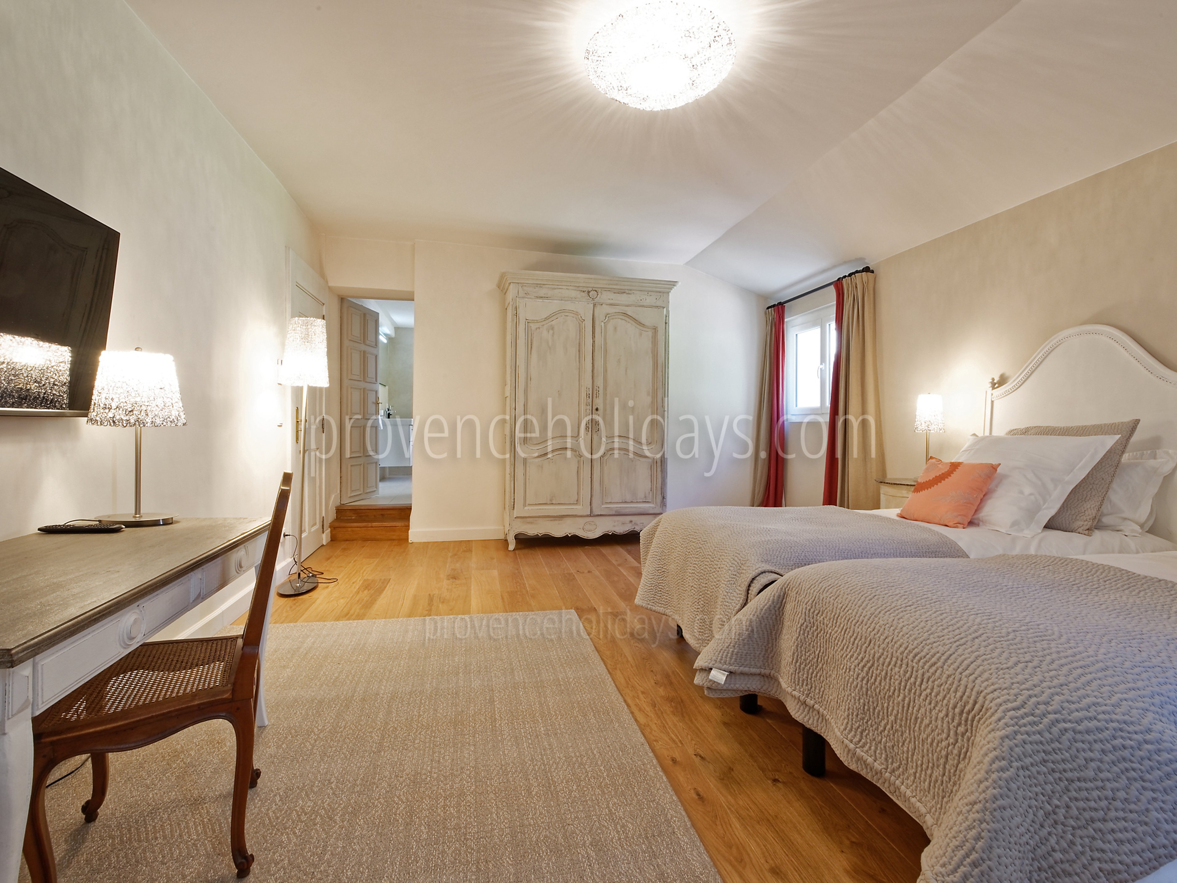 15 - Villa Garrigue: Villa: Bedroom
