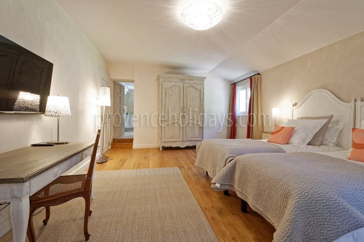 15 - Villa Garrigue: Villa: Bedroom