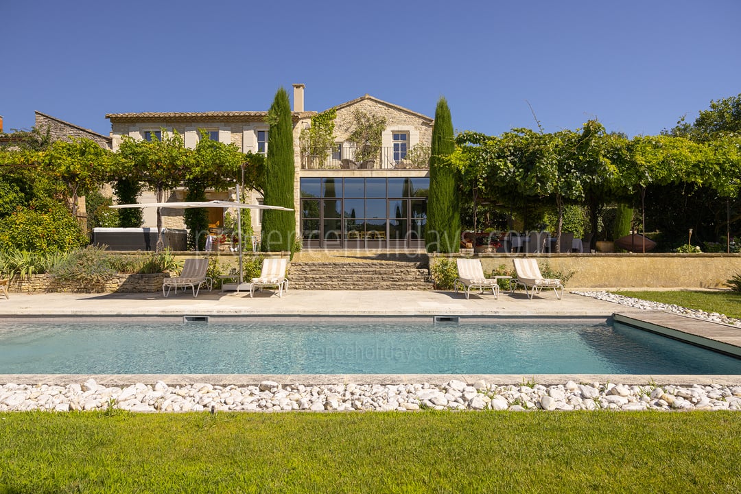 6 - Mas de Saint Véran: Villa: Exterior