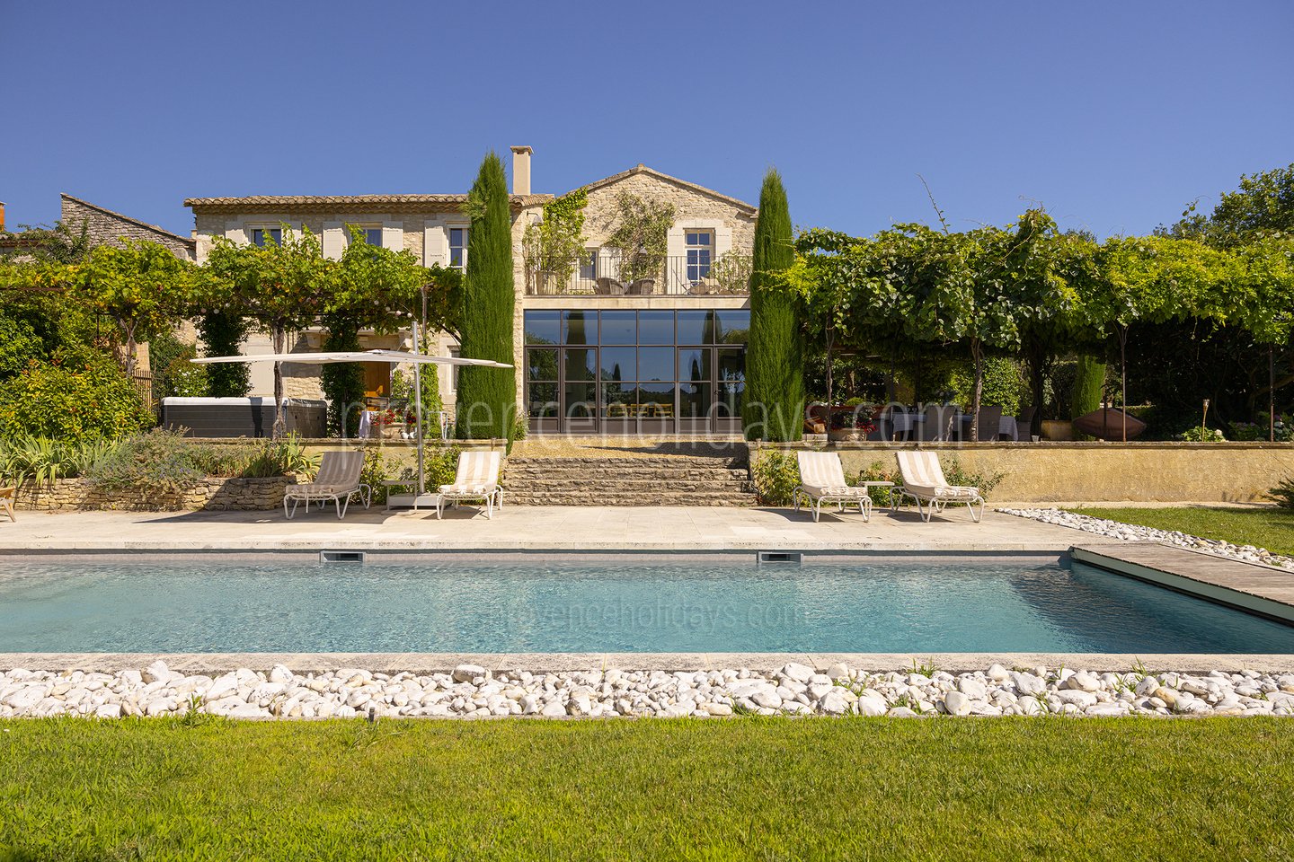 6 - Mas de Saint Véran: Villa: Exterior