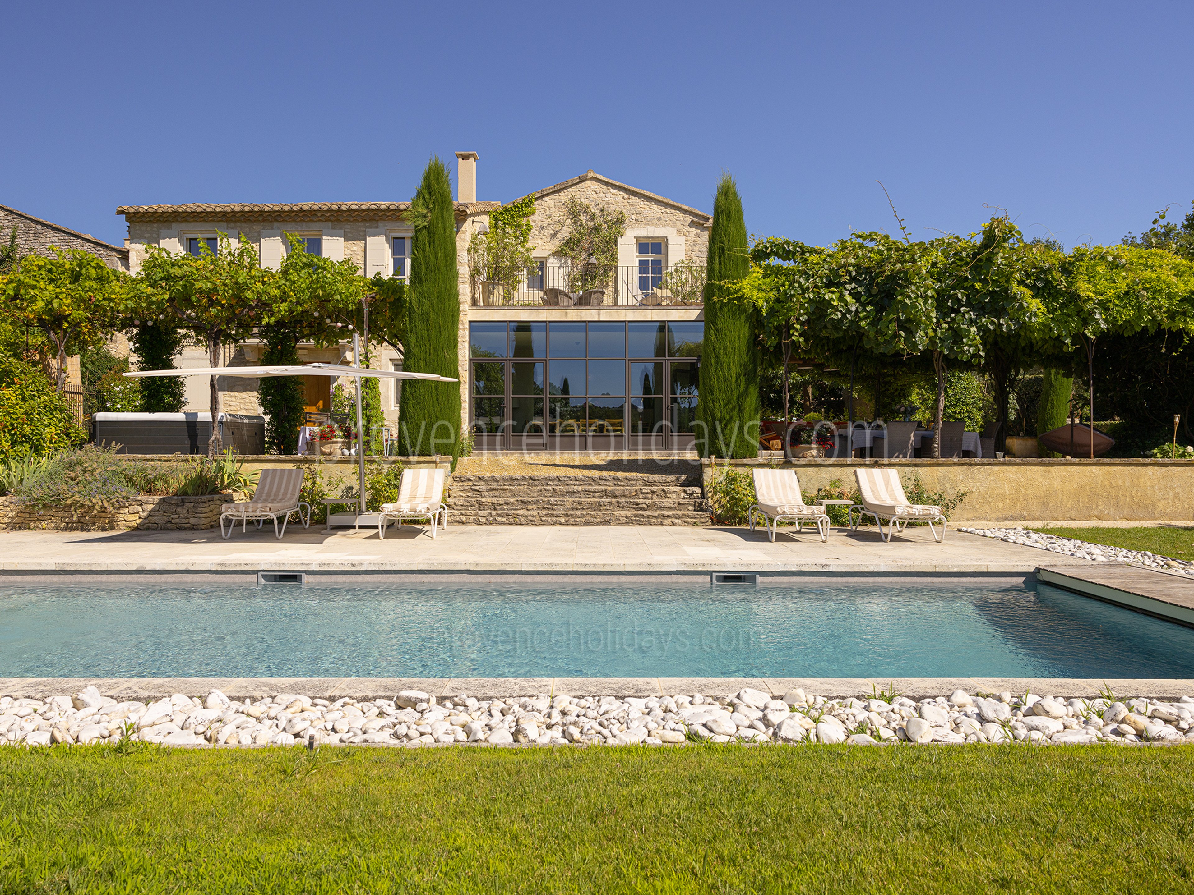 6 - Mas de Saint Véran: Villa: Exterior