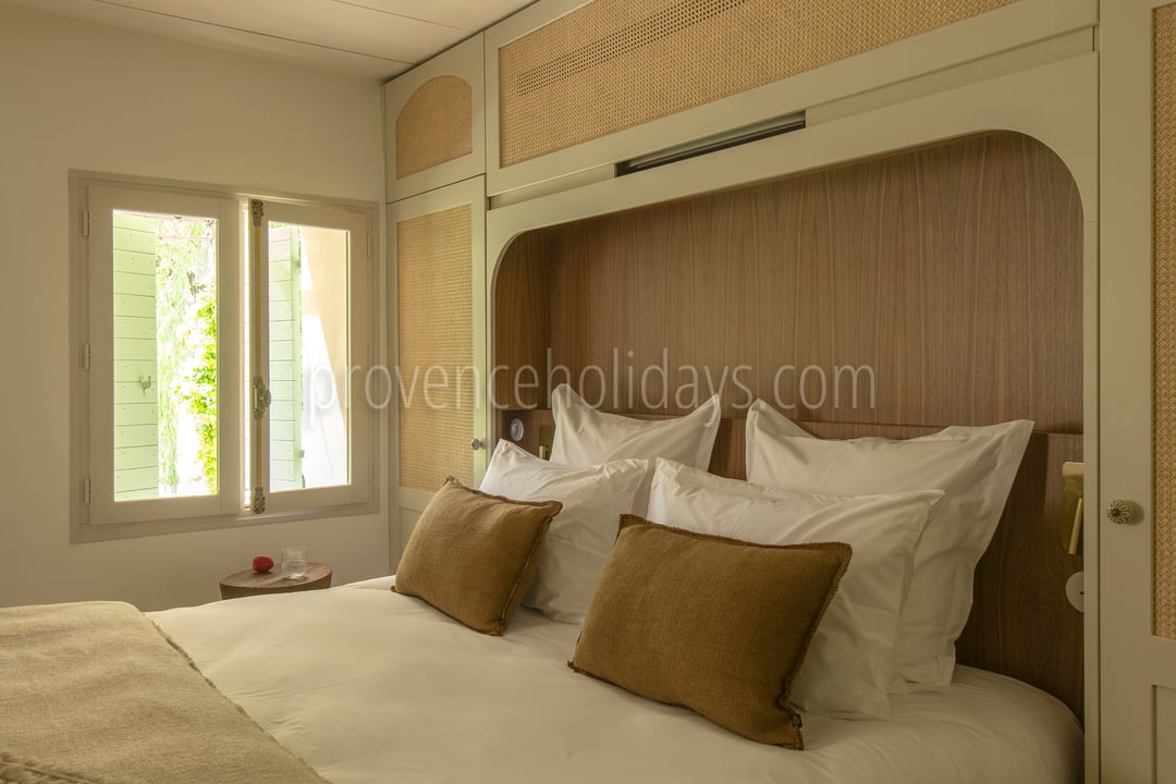 77 - Mas du Carlet: Villa: Bedroom