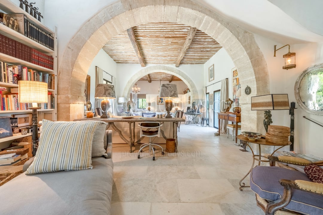 26 - La Chapelle Saint-Pons: Villa: Interior