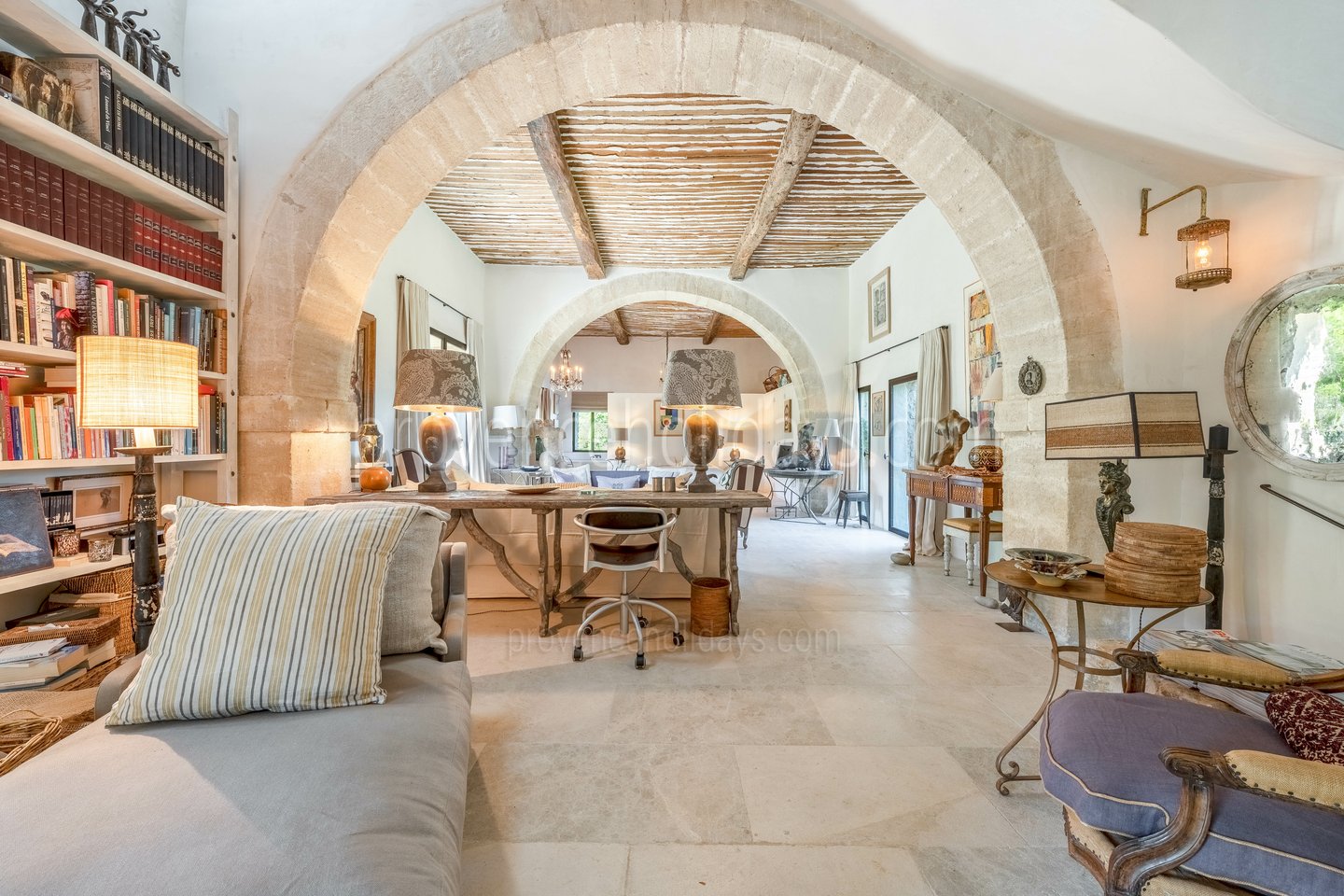 26 - La Chapelle Saint-Pons: Villa: Interior