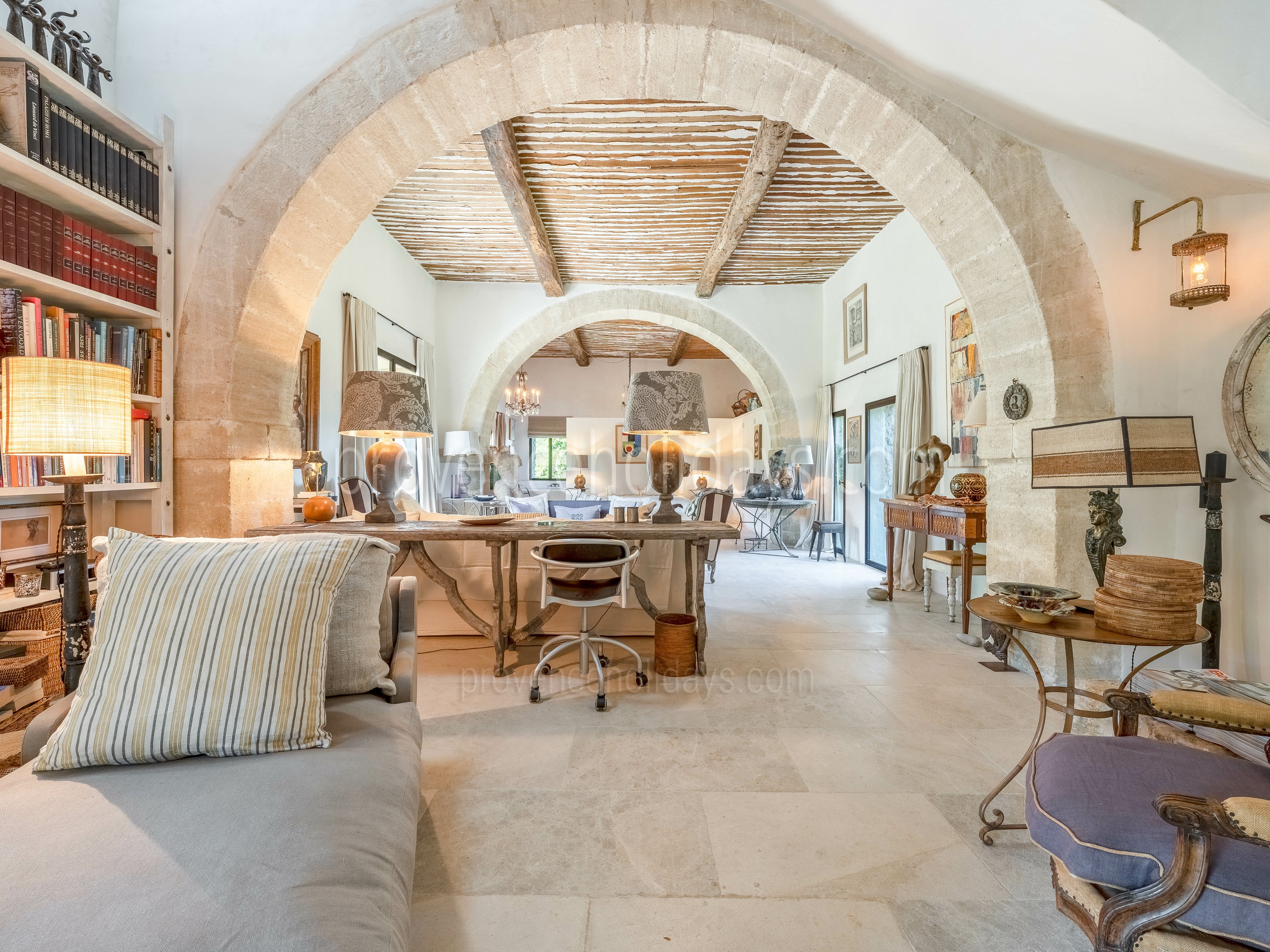 26 - La Chapelle Saint-Pons: Villa: Interior