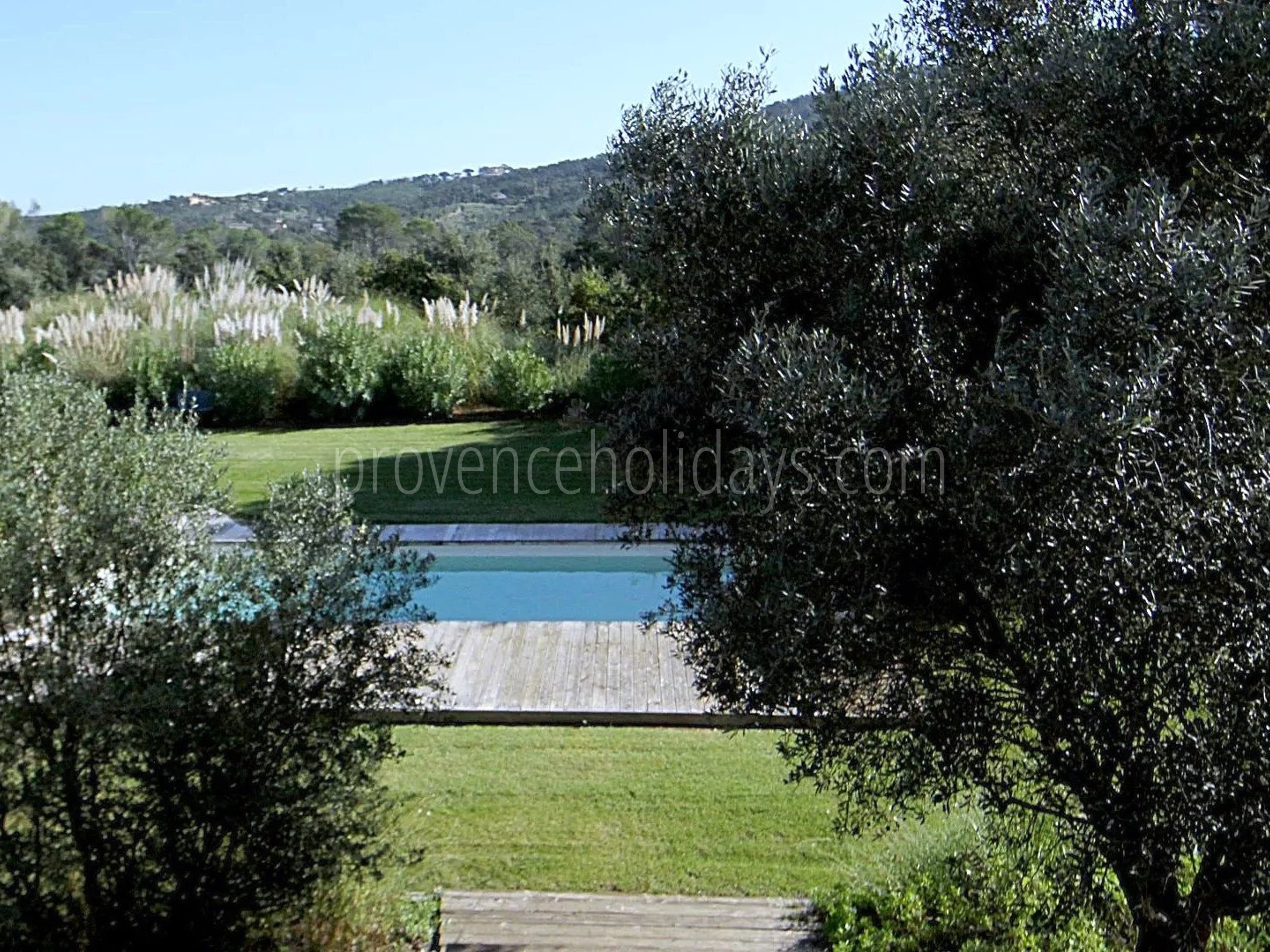 22 - Villa au cœur des vignes à Grimaud: Villa: Exterior