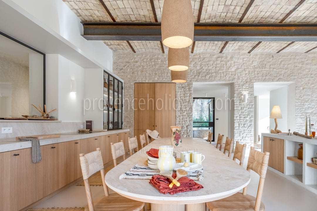 26 - Domaine de la Sorgue: Villa: Interior