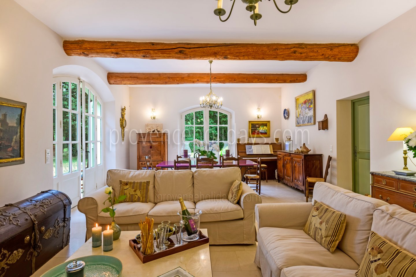 17 - Le Mas des Roses: Villa: Interior