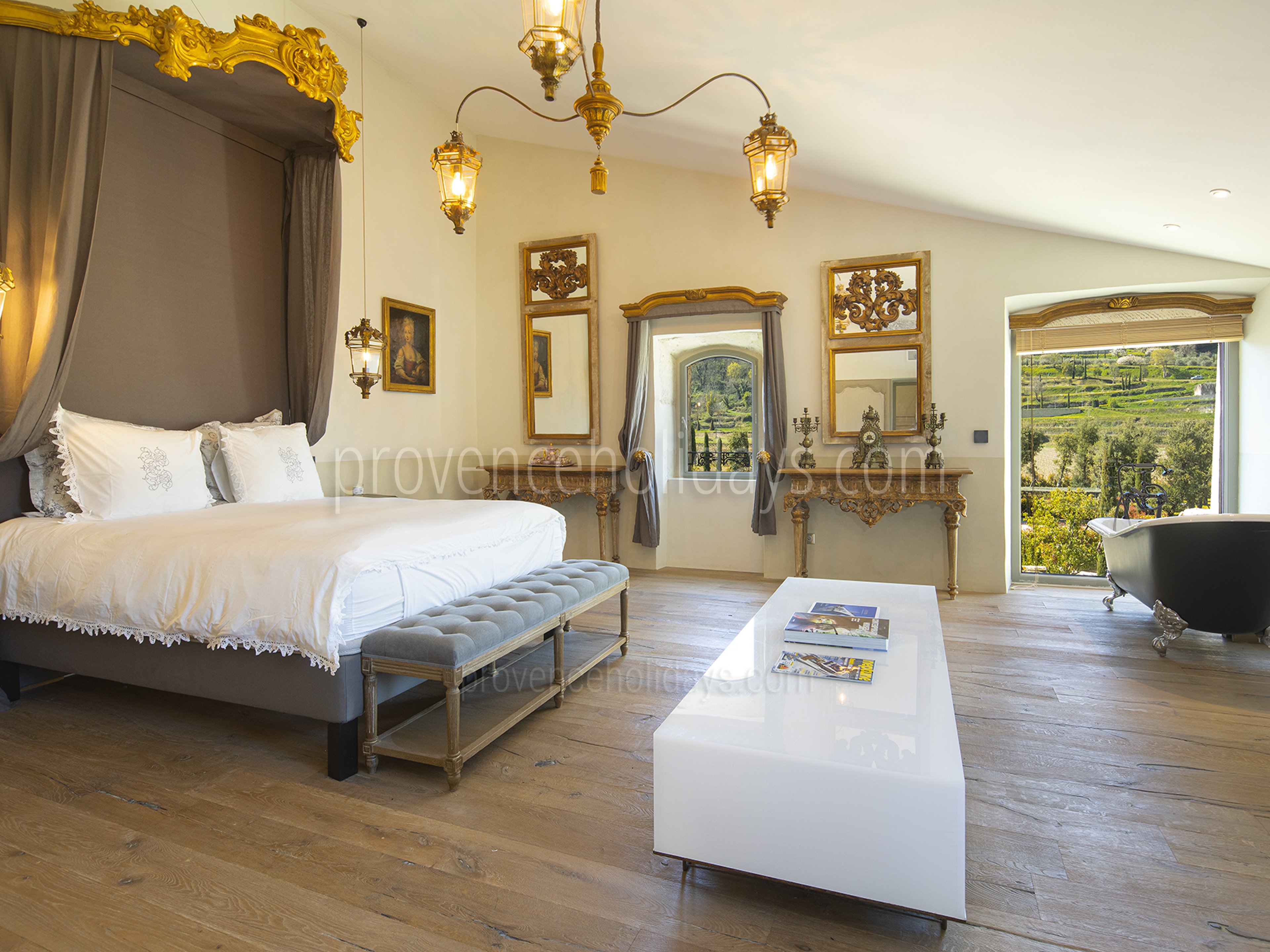 27 - Le Mas des Cyprès: Villa: Bedroom