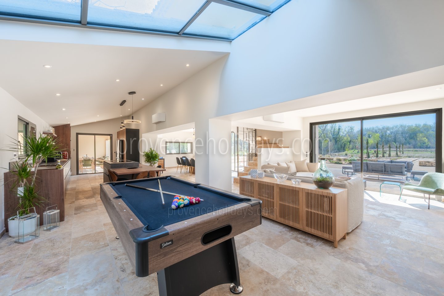 24 - Mas du Canal: Villa: Interior