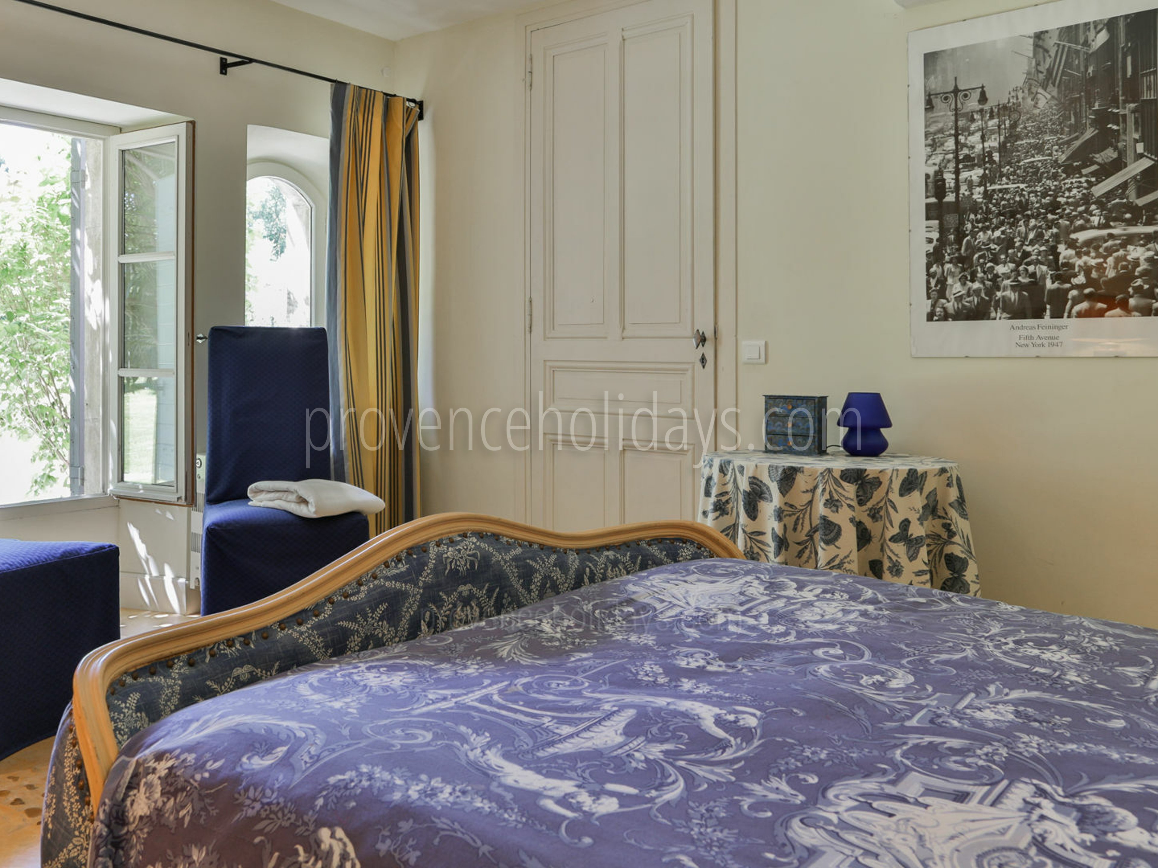4 - Le Domaine des Cyprès: Villa: Bedroom