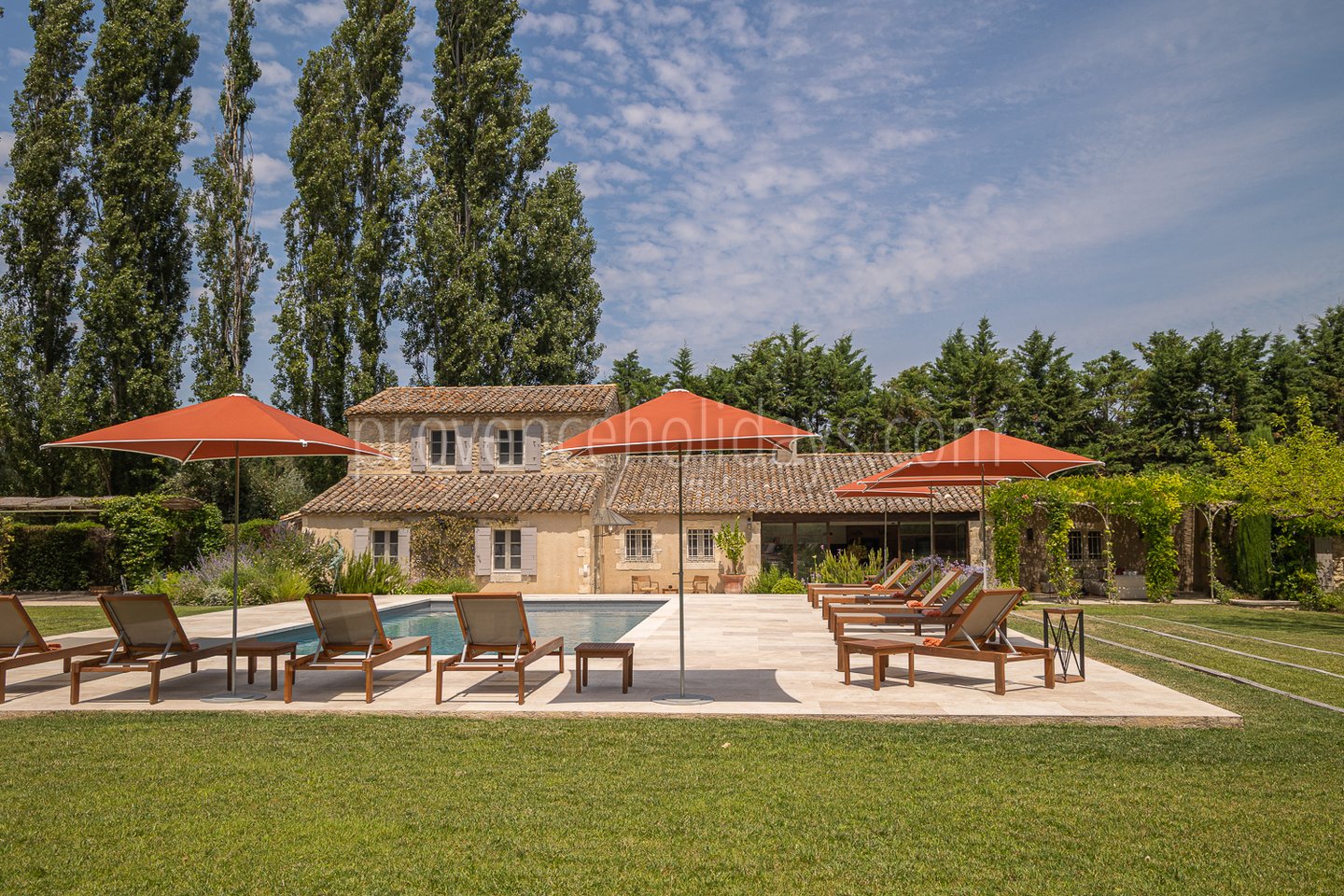 45 - Le Mas des Magnans: Villa: Exterior
