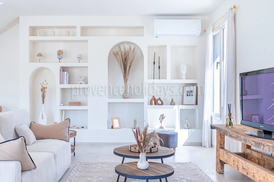 5 - Provençal villa in Gordes: Villa: Interior