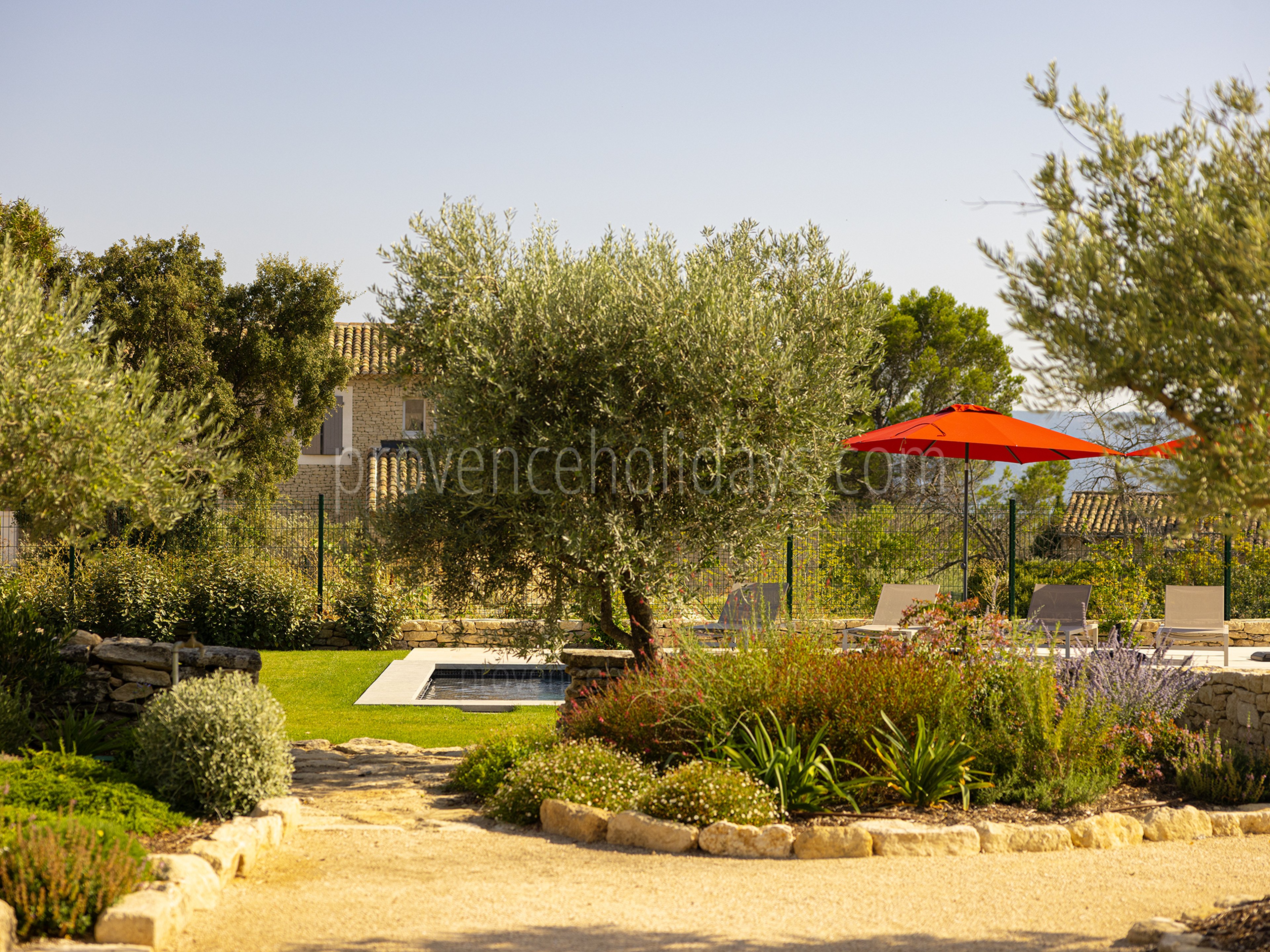5 - Mas du Rocher: Villa: Exterior