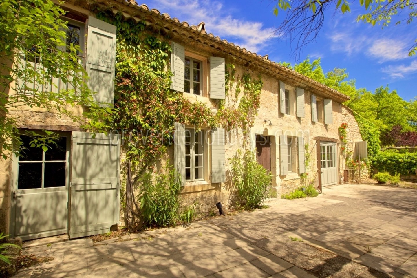 13 - Mas des Lavandes: Villa: Exterior