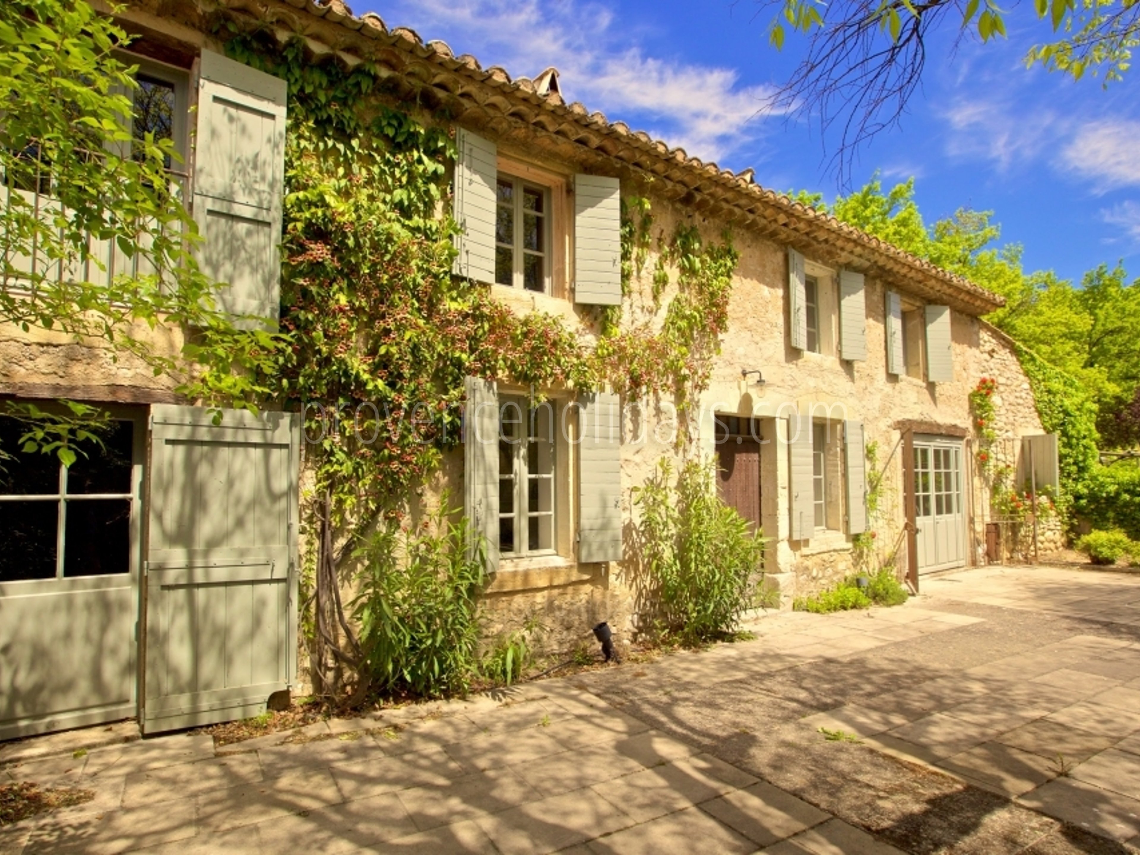 13 - Mas des Lavandes: Villa: Exterior