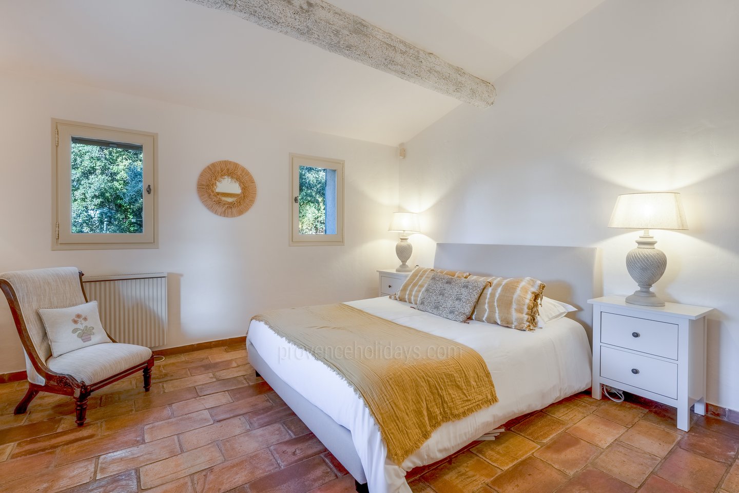 17 - Le Mas des Proles: Villa: Bedroom 1