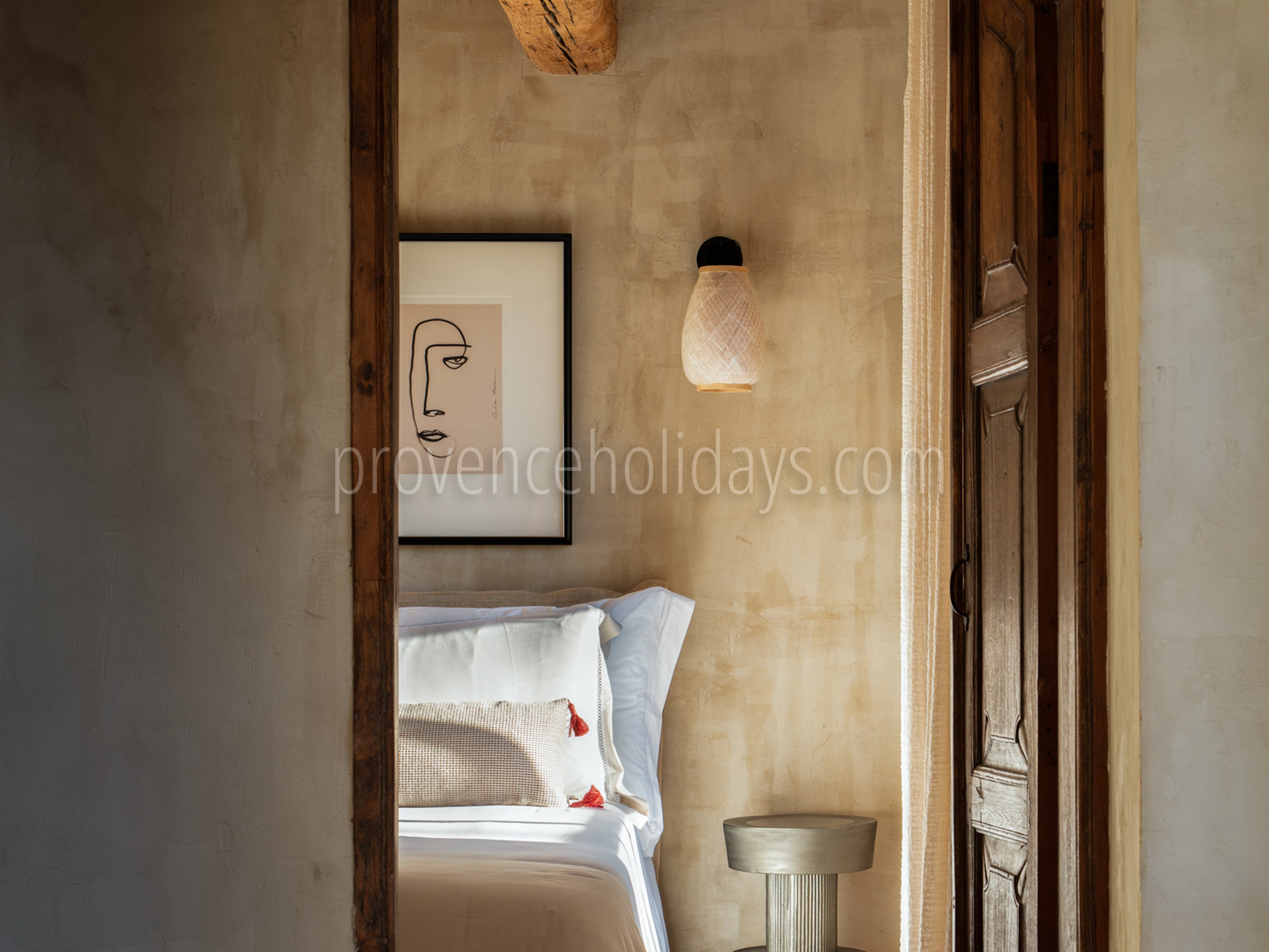 16 - La Bastide de Maussane: Villa: Bedroom