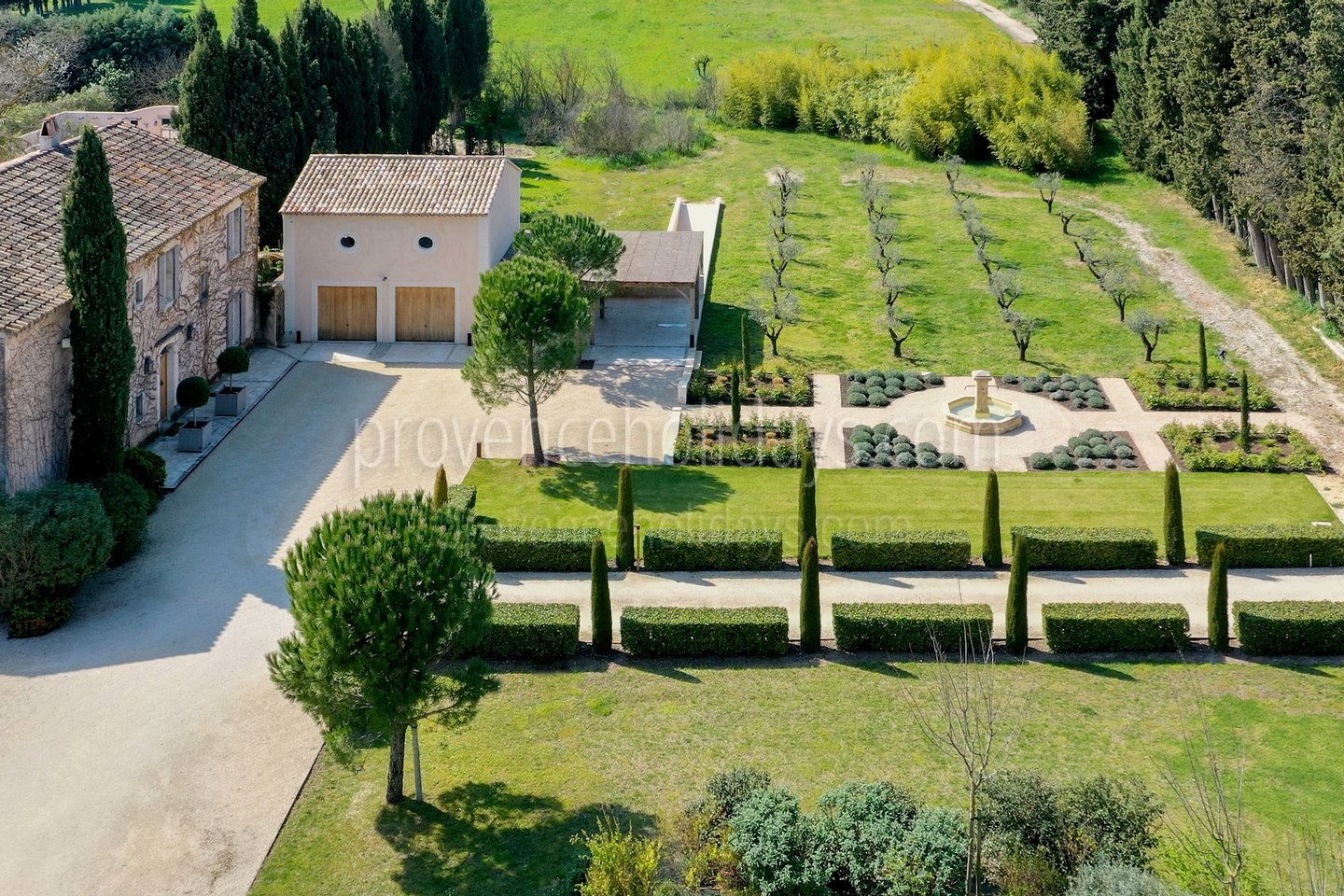 14 - Mas des Étoiles: Villa: Exterior