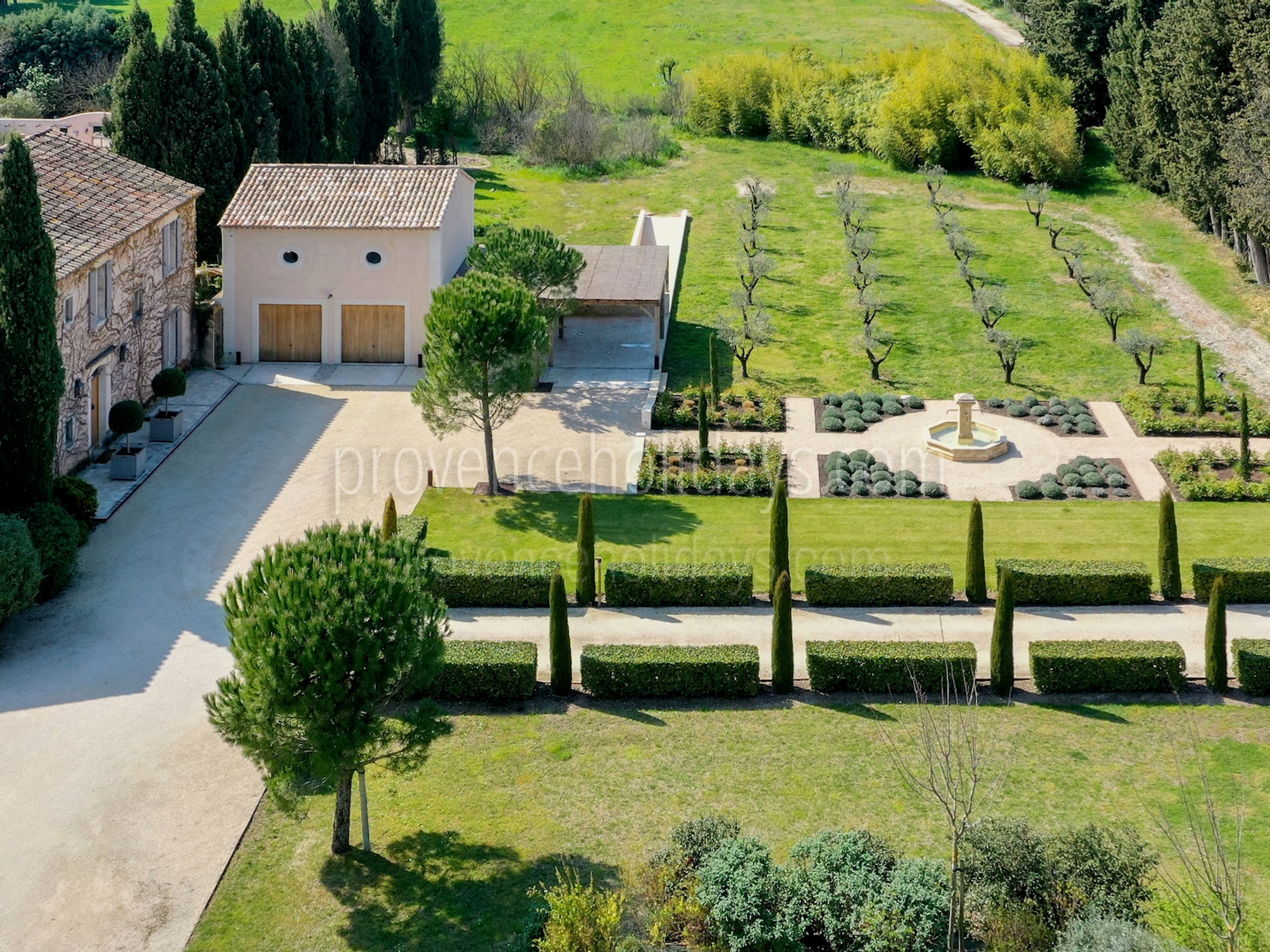 14 - Mas des Étoiles: Villa: Exterior