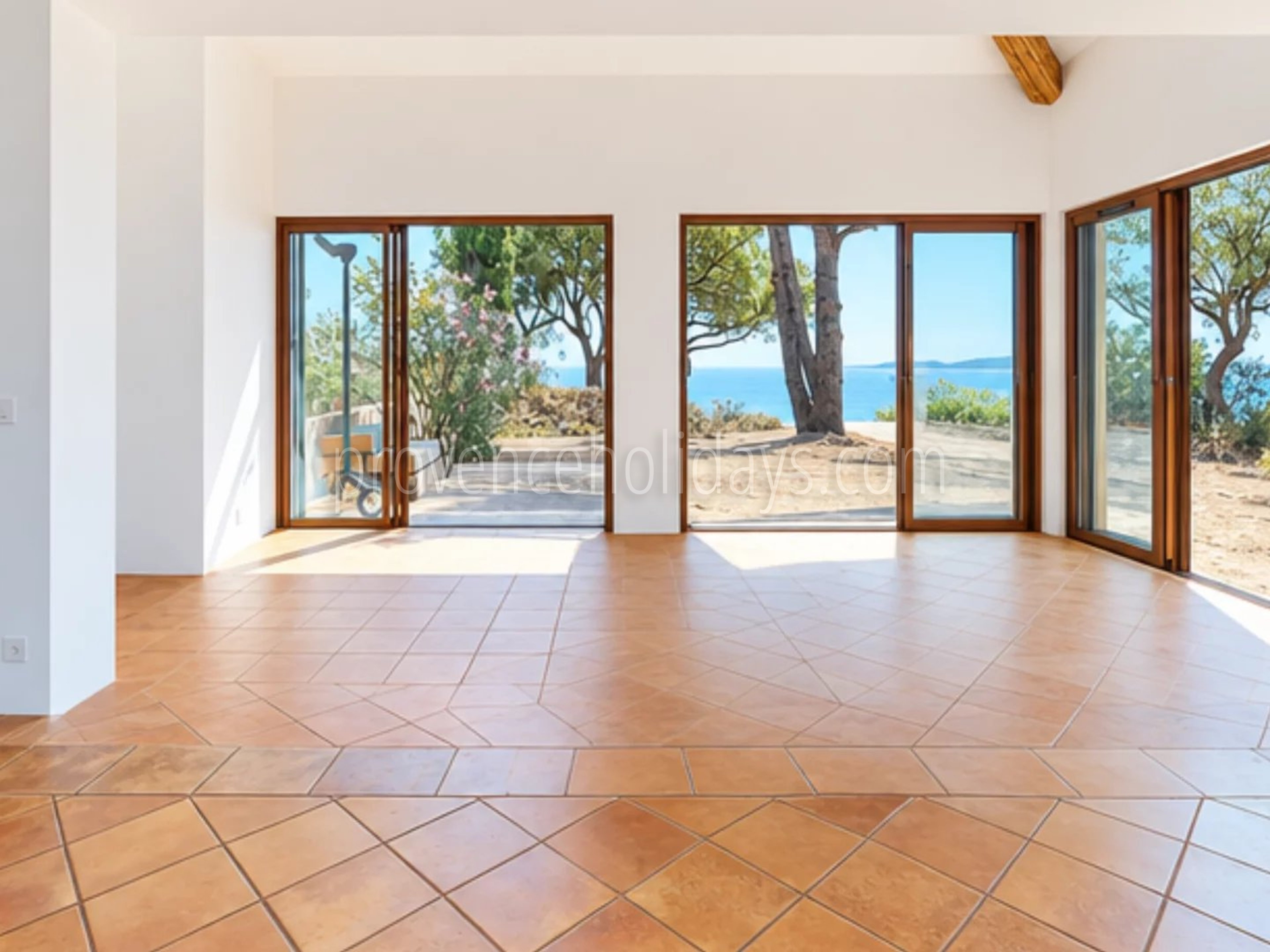 8 - Te renoveren villa in Rayol-Canadel-sur-Mer: Villa: Interior