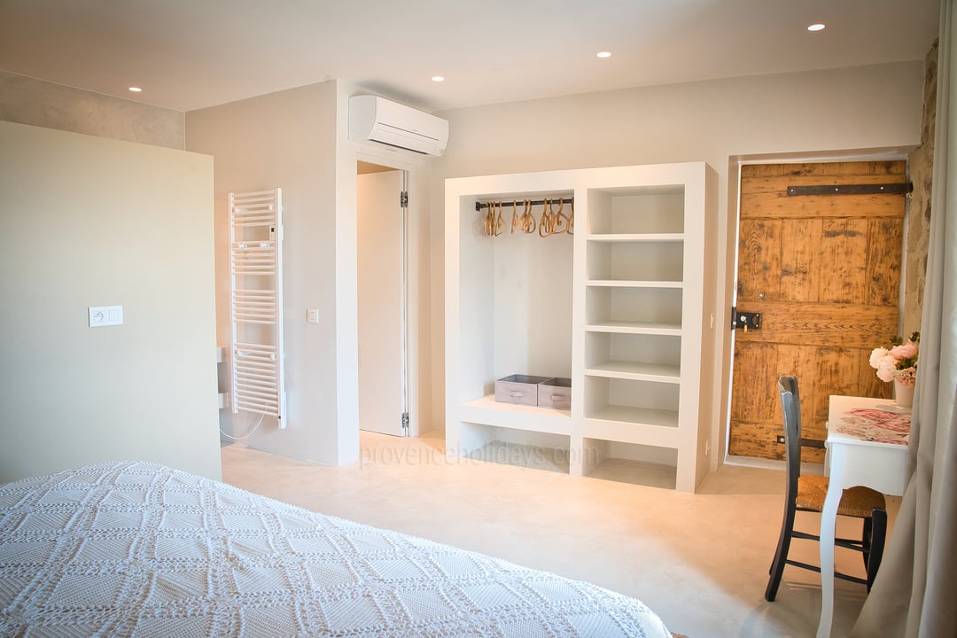 24 - Bastide du Lavoir: Villa: Bedroom