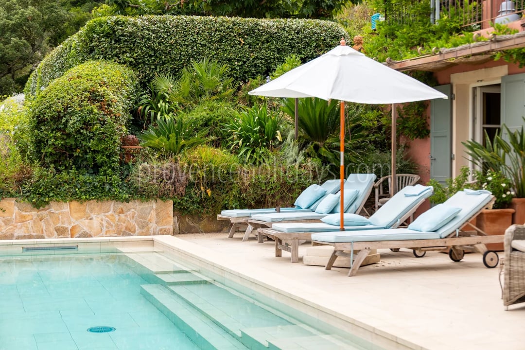 103 - Villa with sauna in La Garde-Freinet: Villa: Pool