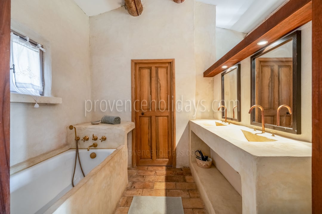43 - Maison Paradou: Villa: Bathroom