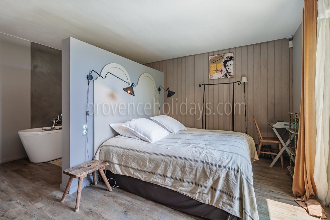 11 - La Maison du Chemin: Villa: Bedroom