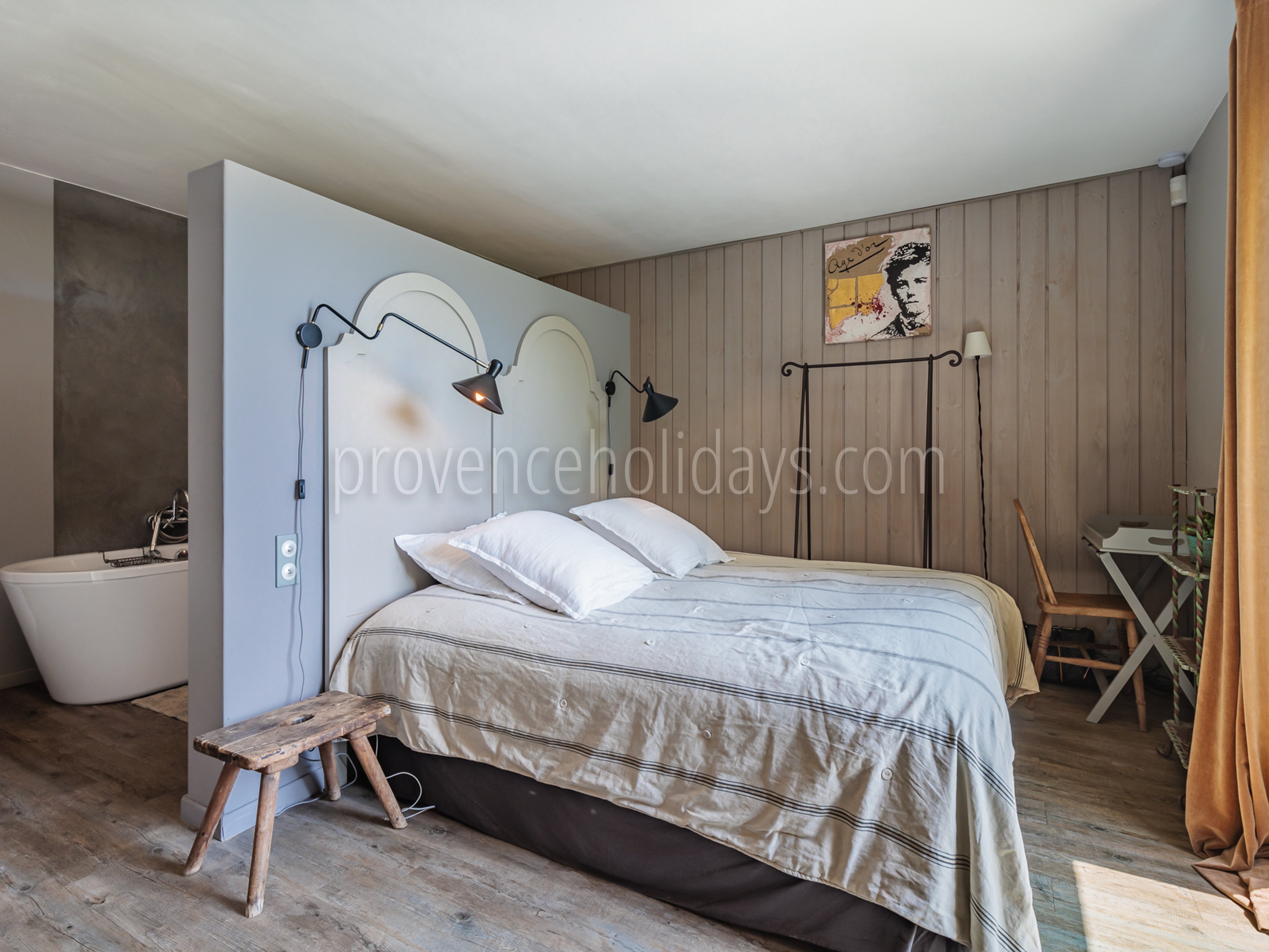 11 - La Maison du Chemin: Villa: Bedroom