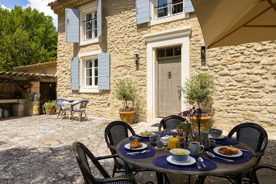 Mas tout confort avec un jardin luxuriant près de Lourmarin