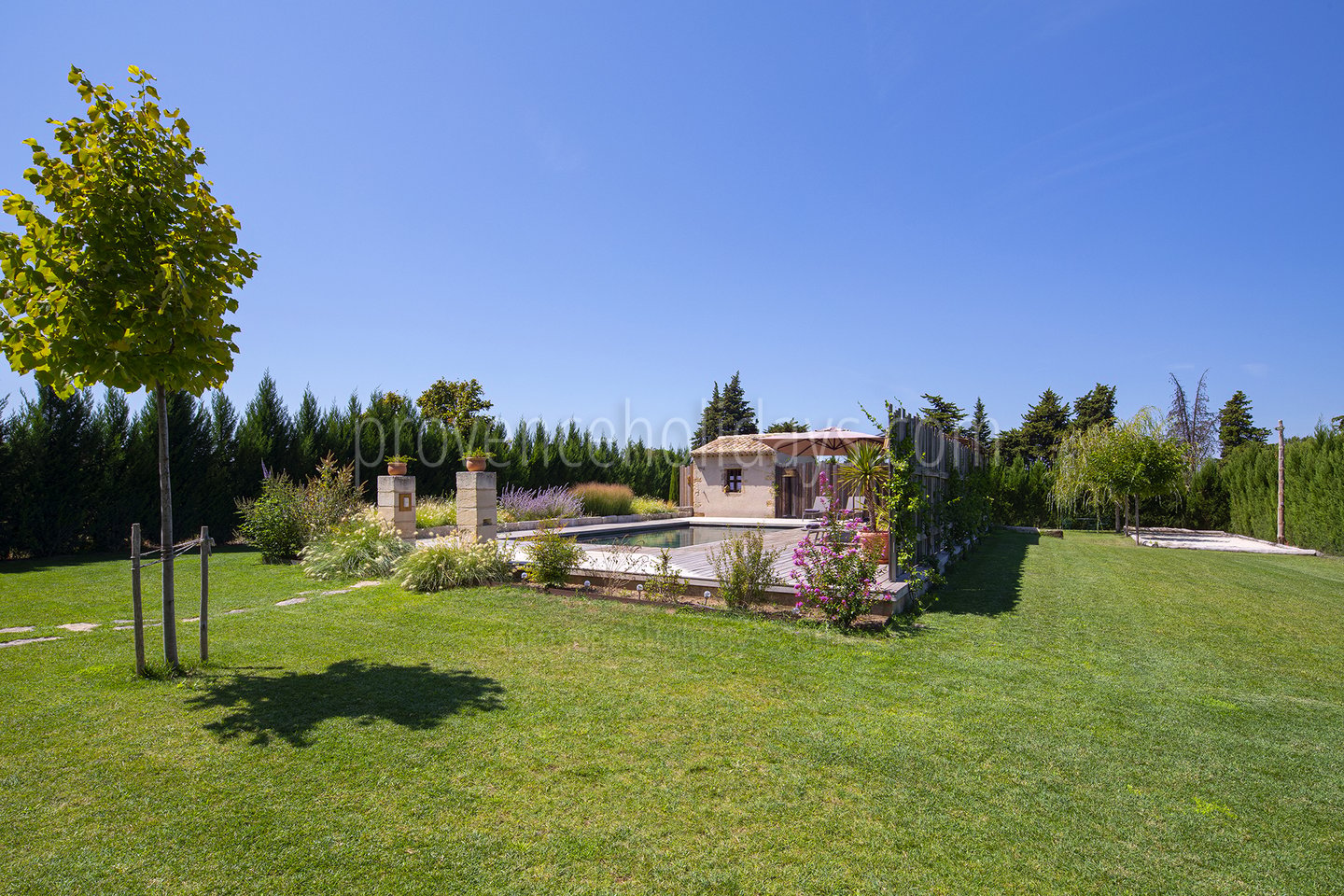 13 - Mas Robion: Villa: Exterior