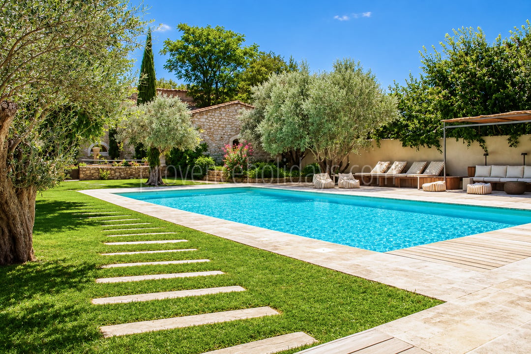 17 - Mas rénové à pied d\'Eygalières: Villa: Pool