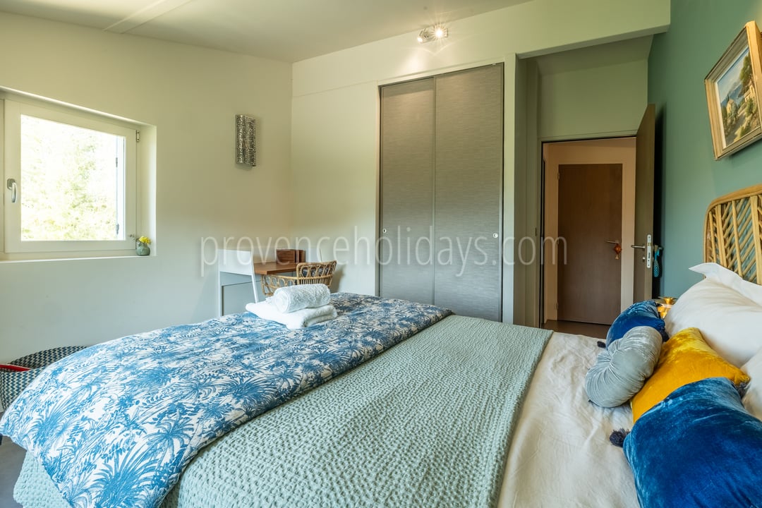 22 - Le Mas du Vallon: Villa: Bedroom
