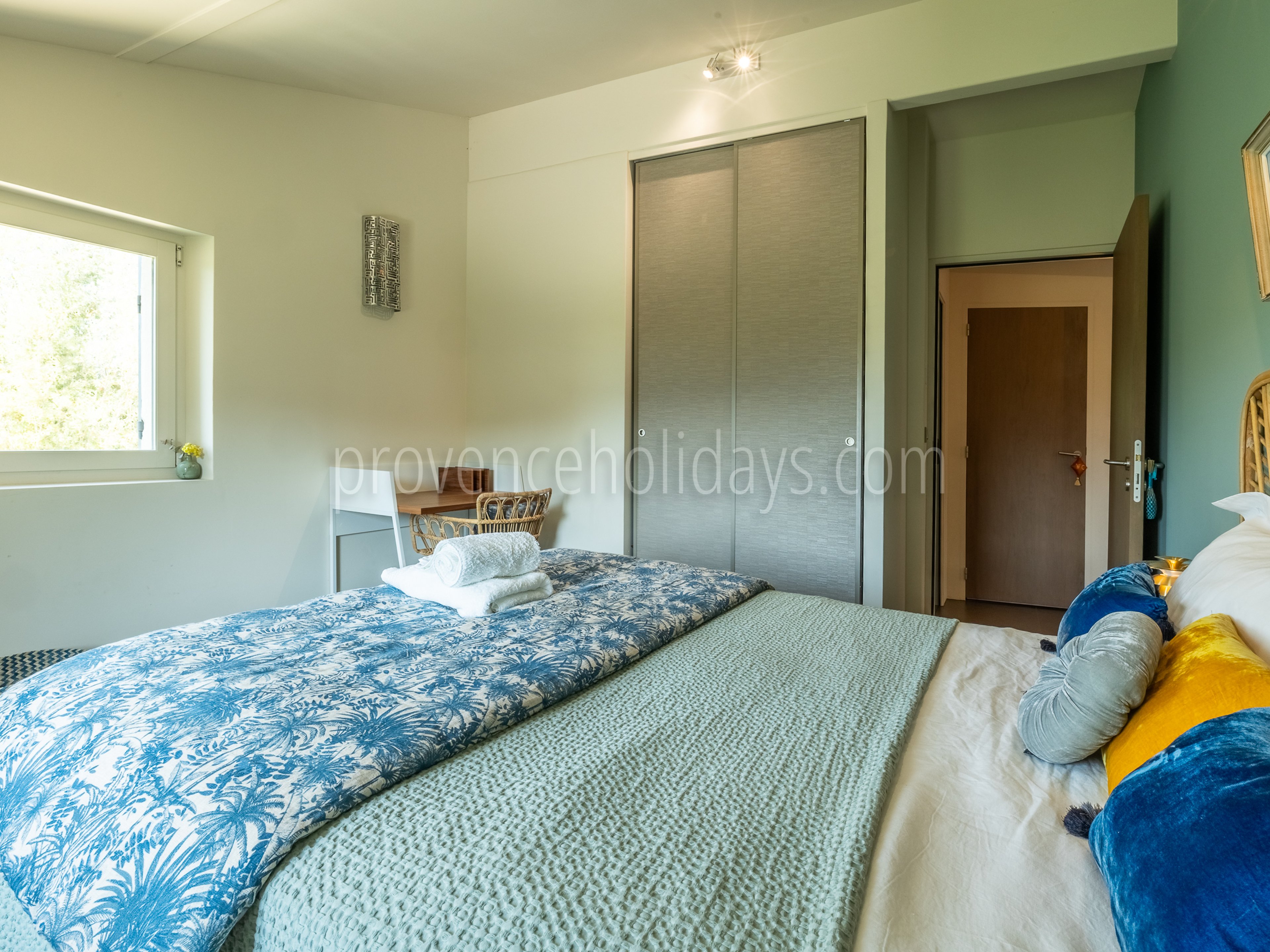 22 - Le Mas du Vallon: Villa: Bedroom