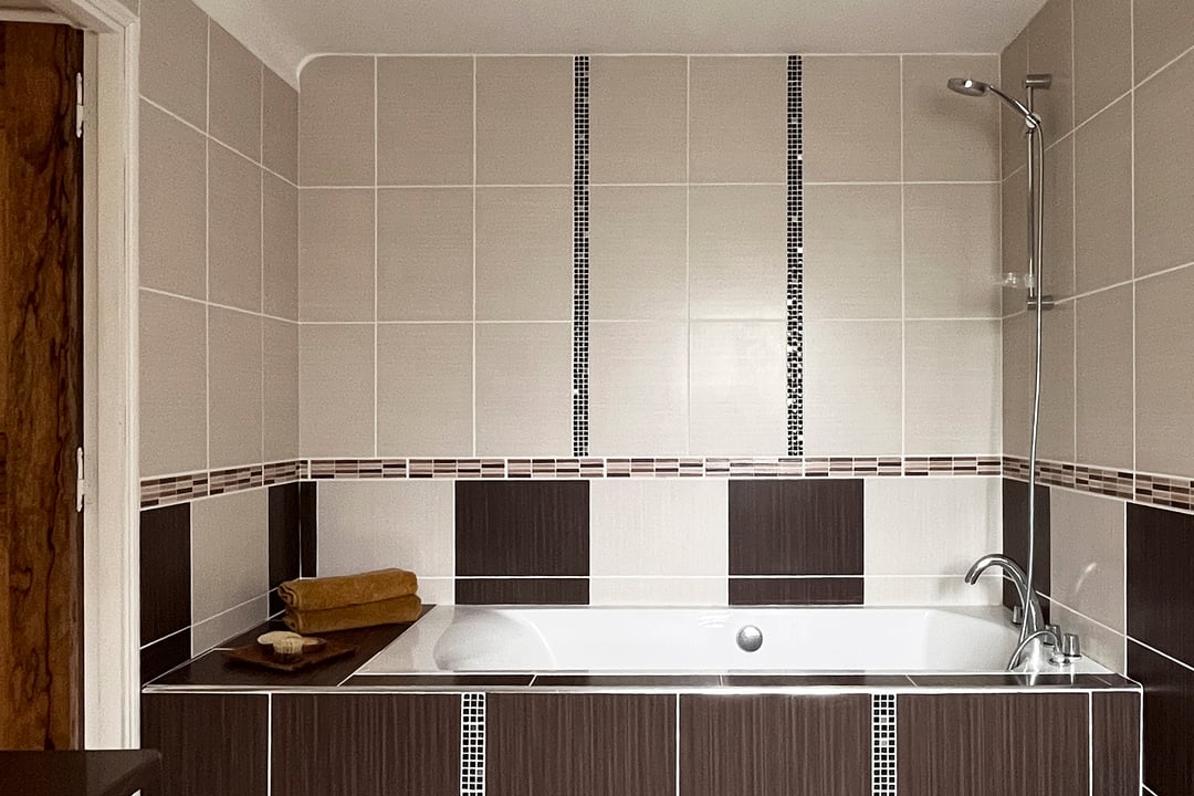 32 - Villa Kermès: Villa: Bathroom