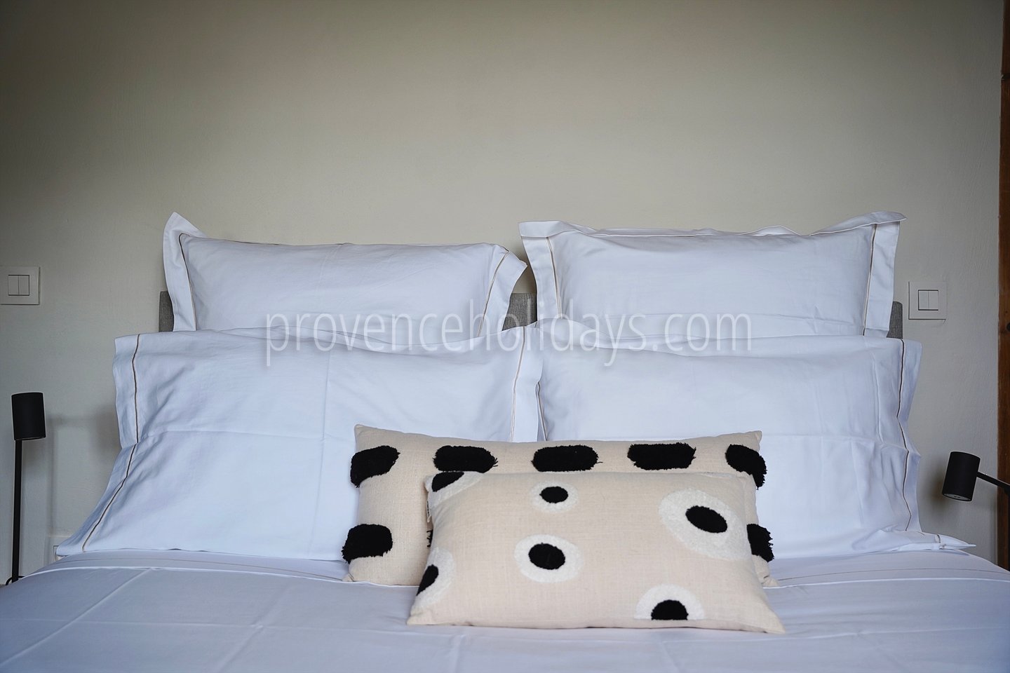 20 - Le Mazet des Collines: Villa: Bedroom 2
