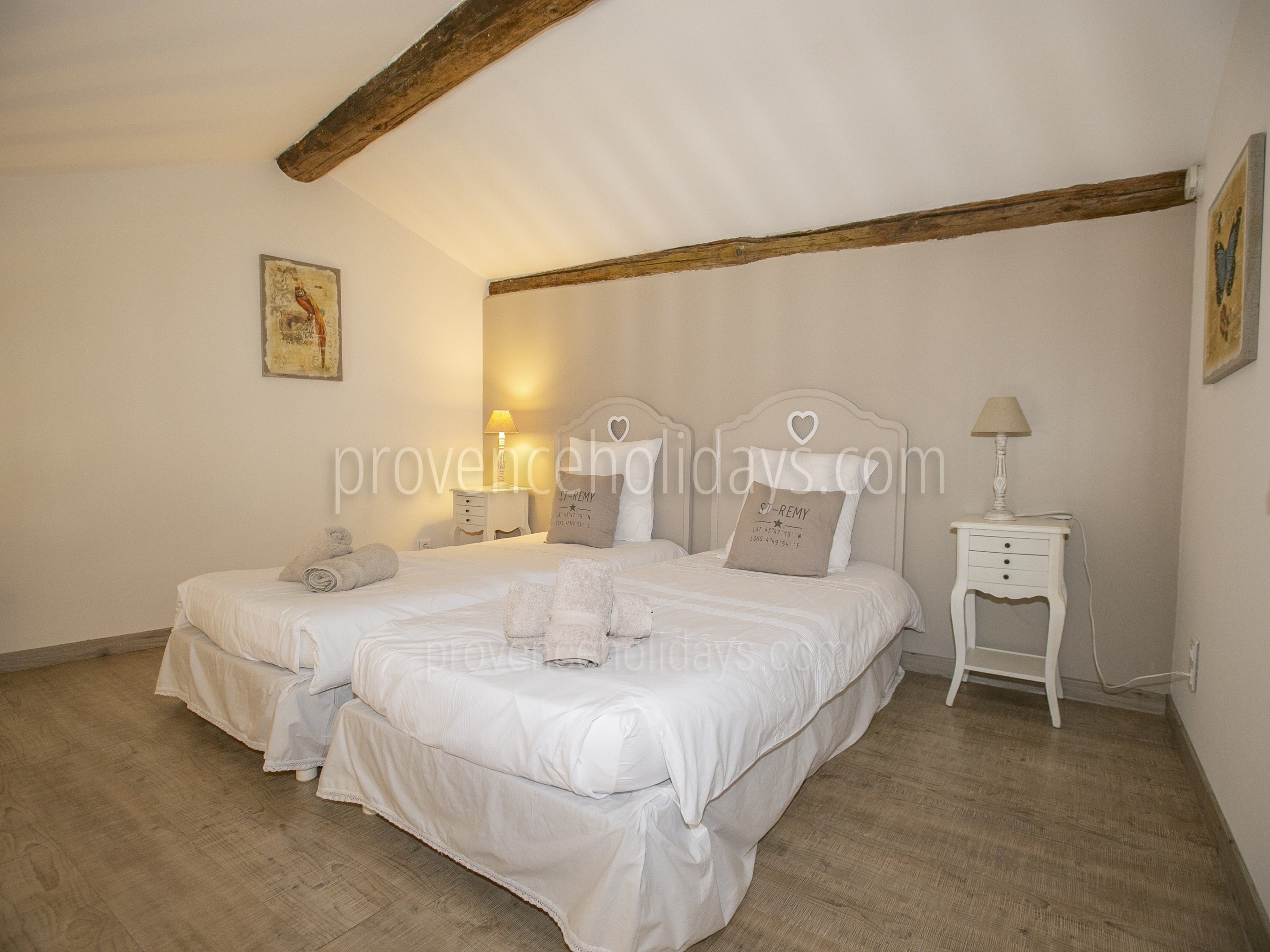 25 - Les Oliviers: Villa: Bedroom - Beds in the mezzanine (90x200)first floor east side