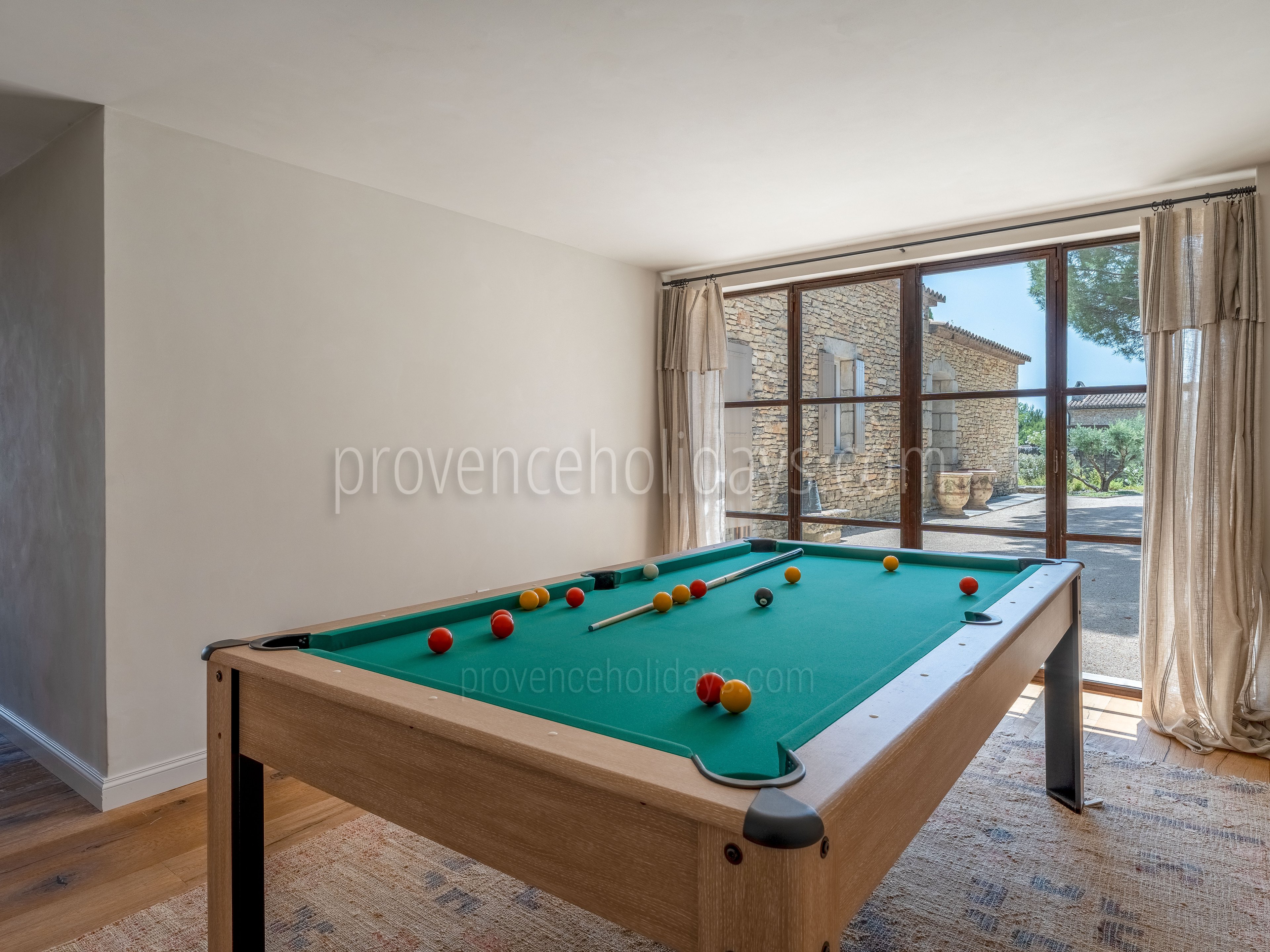 31 - Mas de Charline: Villa: Interior