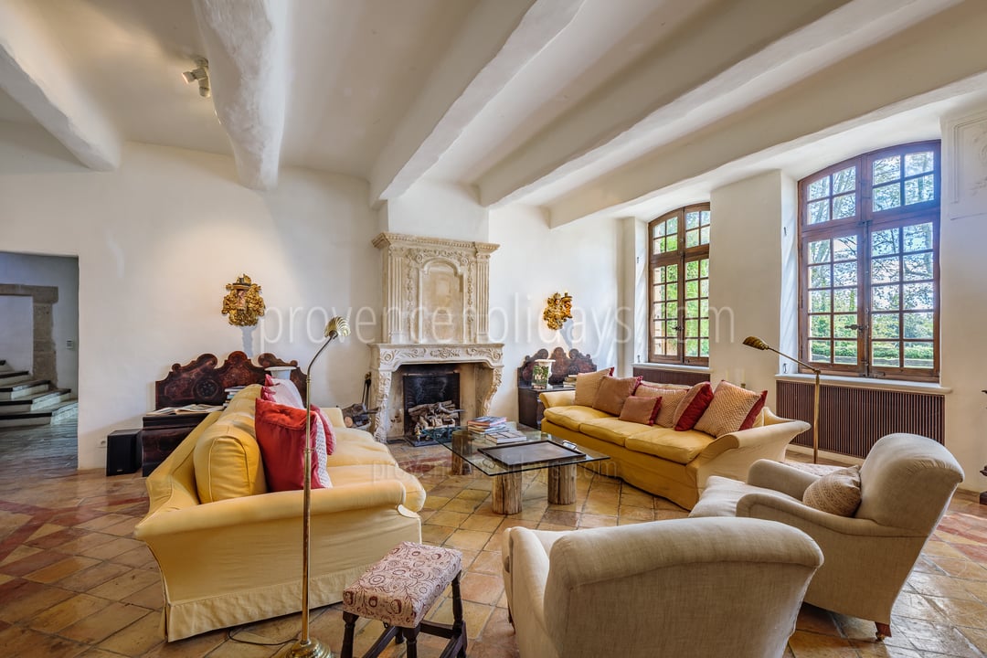 67 - Château de Luberon: Villa: Interior