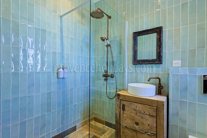 11 - Le Mas de la Garde: Villa: Bathroom