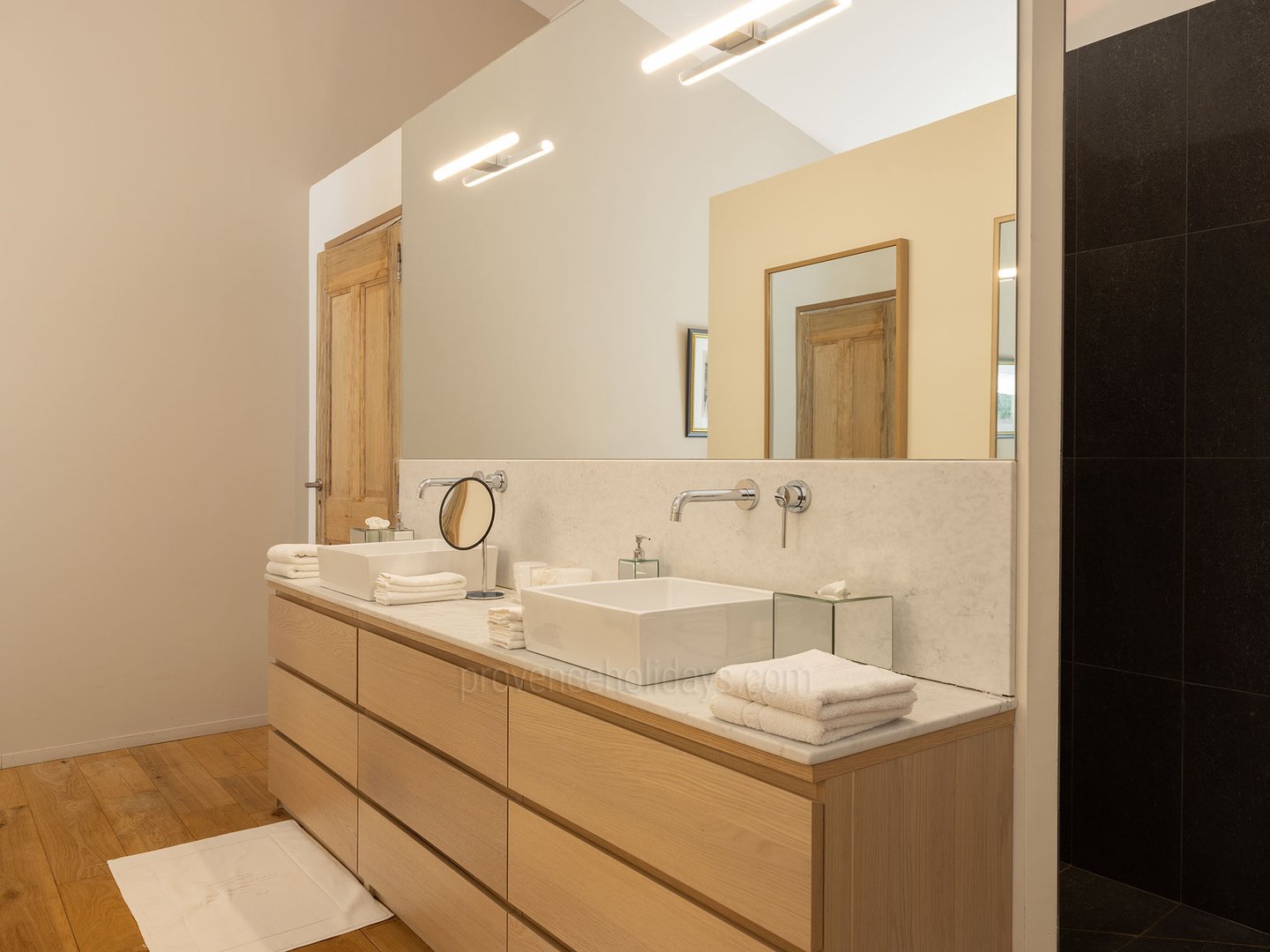 18 - Les Demeures du Luberon: Villa: Bathroom
