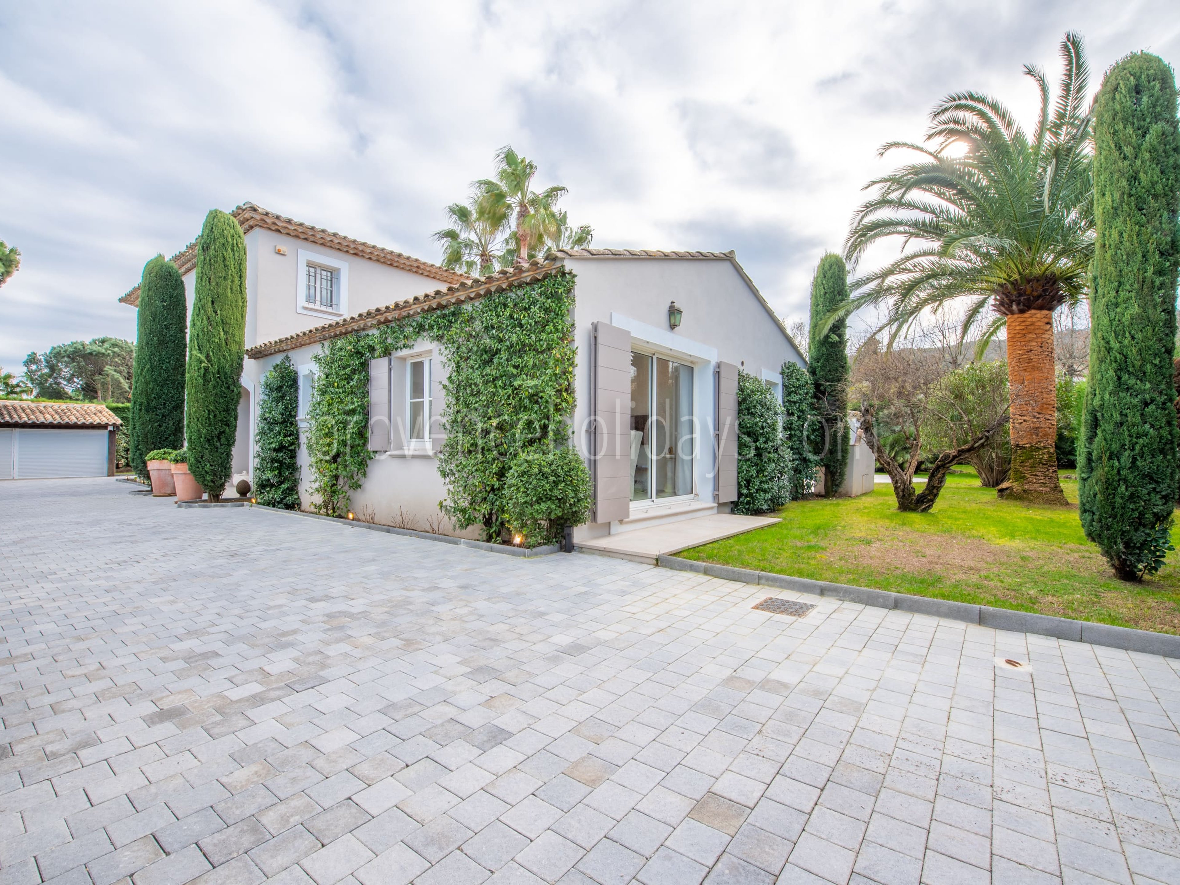 14 - Villa Heaven: Villa: Exterior