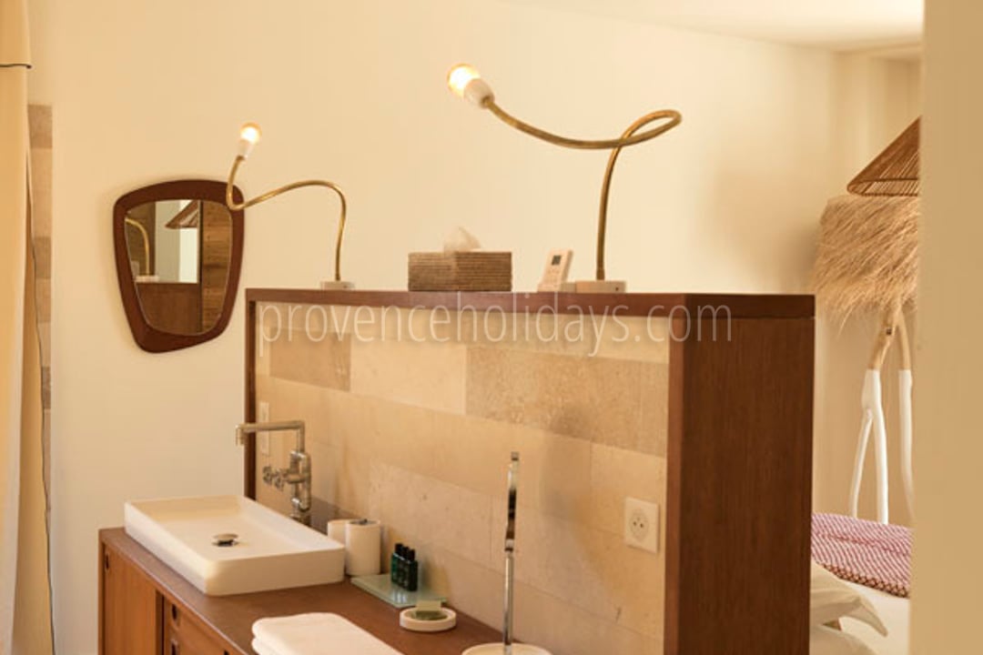 28 - Chez Sako: Villa: Bathroom