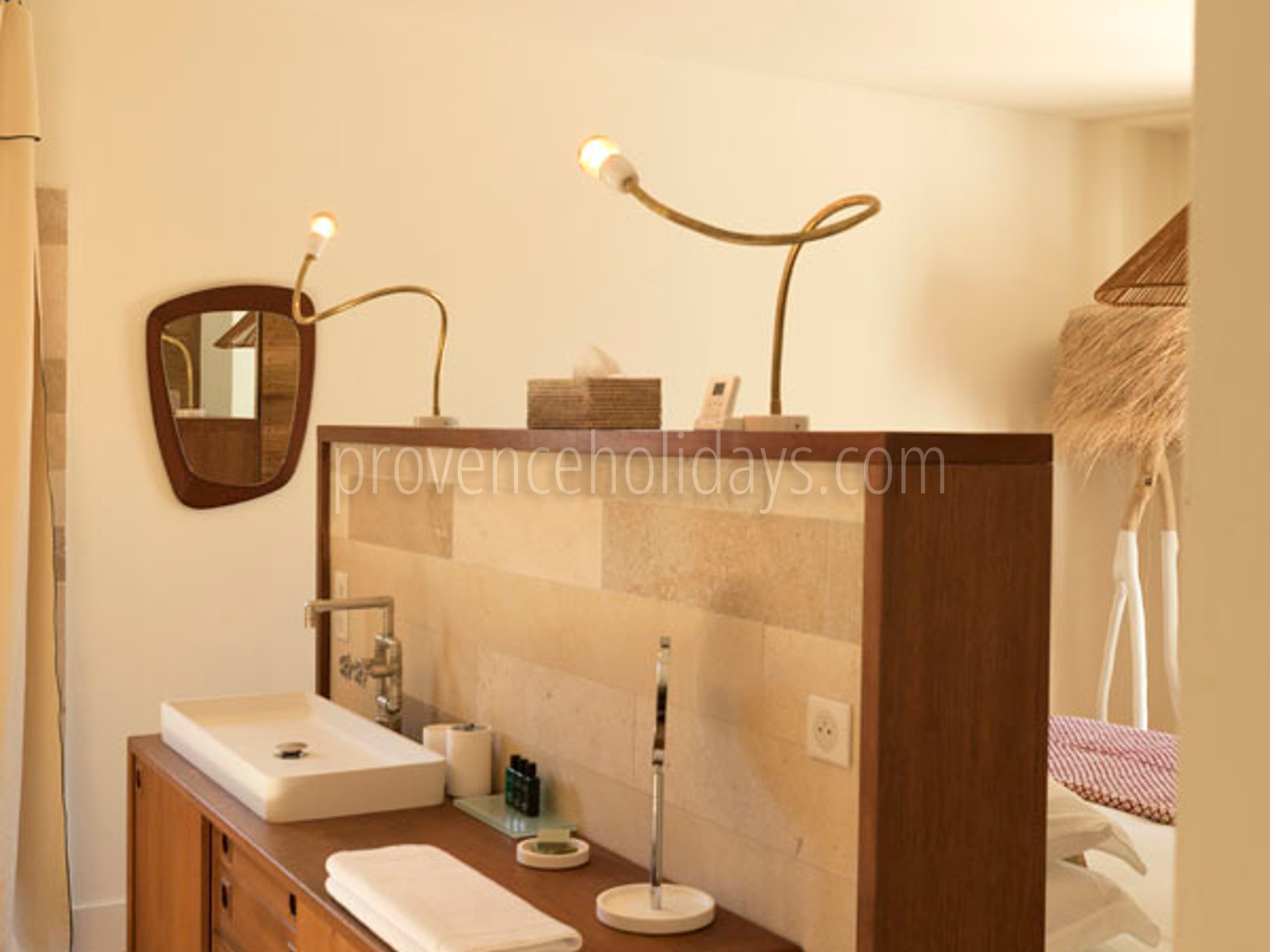 28 - Chez Sako: Villa: Bathroom