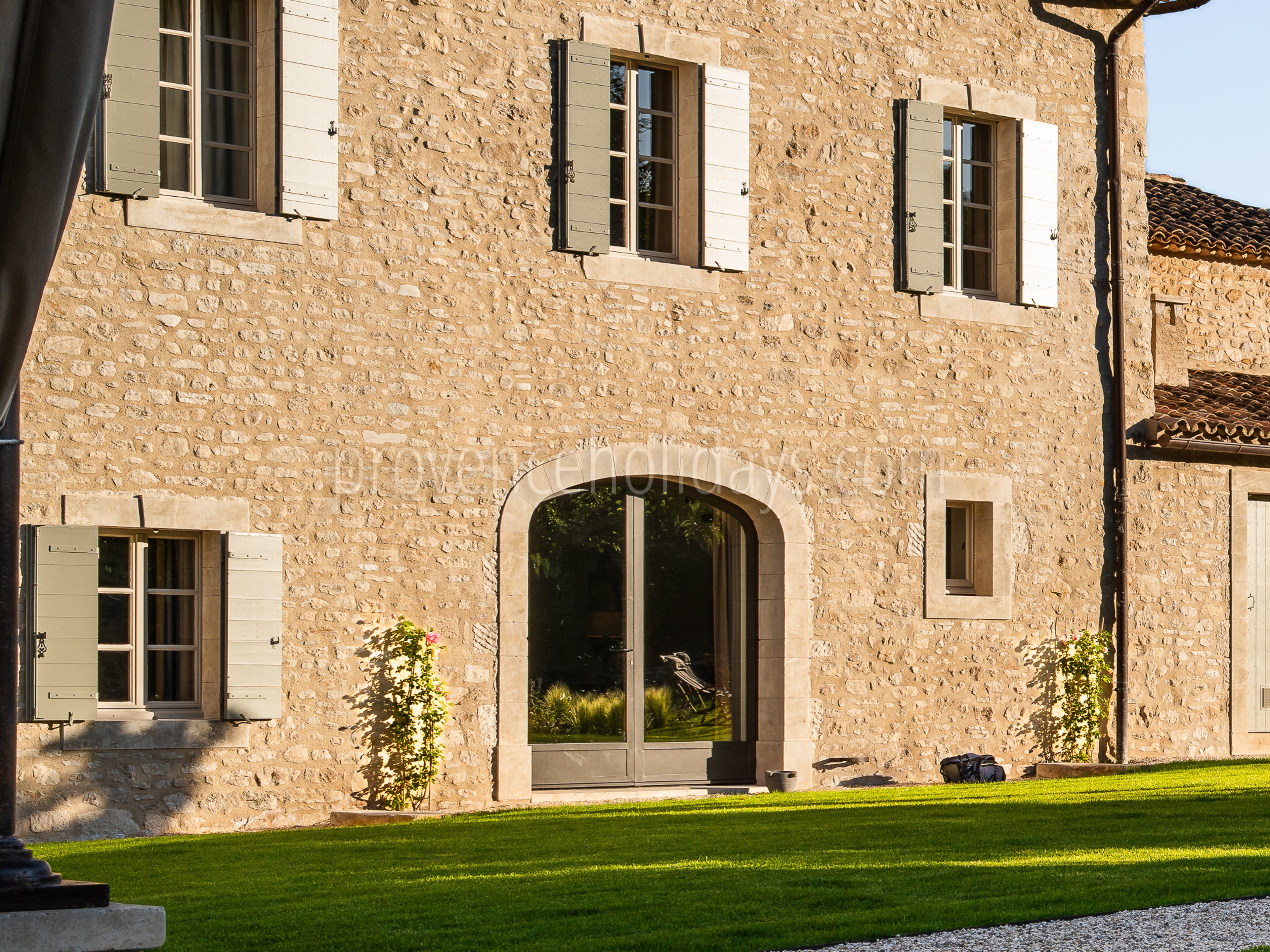 152 - Domaine des cascades: Villa: Exterior