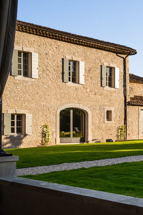 152 - Domaine des cascades: Villa: Exterior
