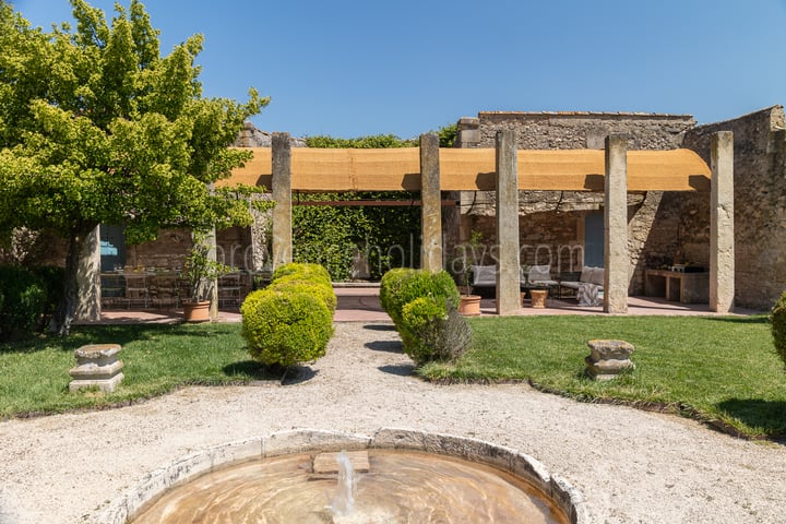 42 - Mas du Lierre: Villa: Exterior